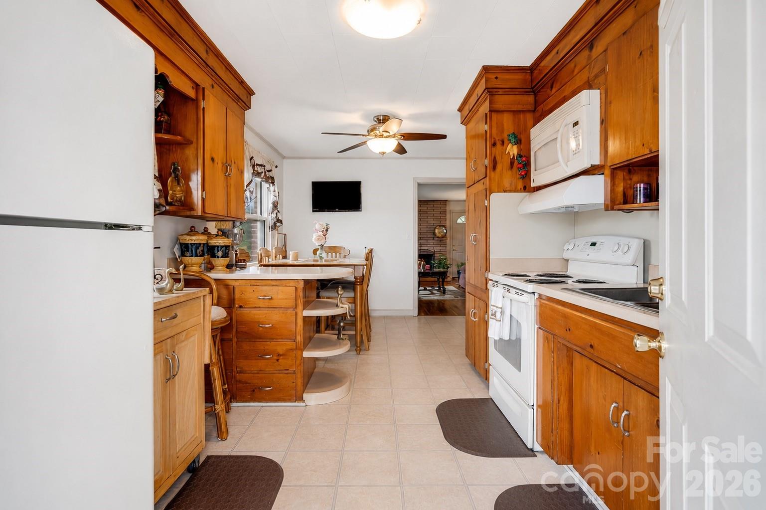 4 Brad Street — Asheville