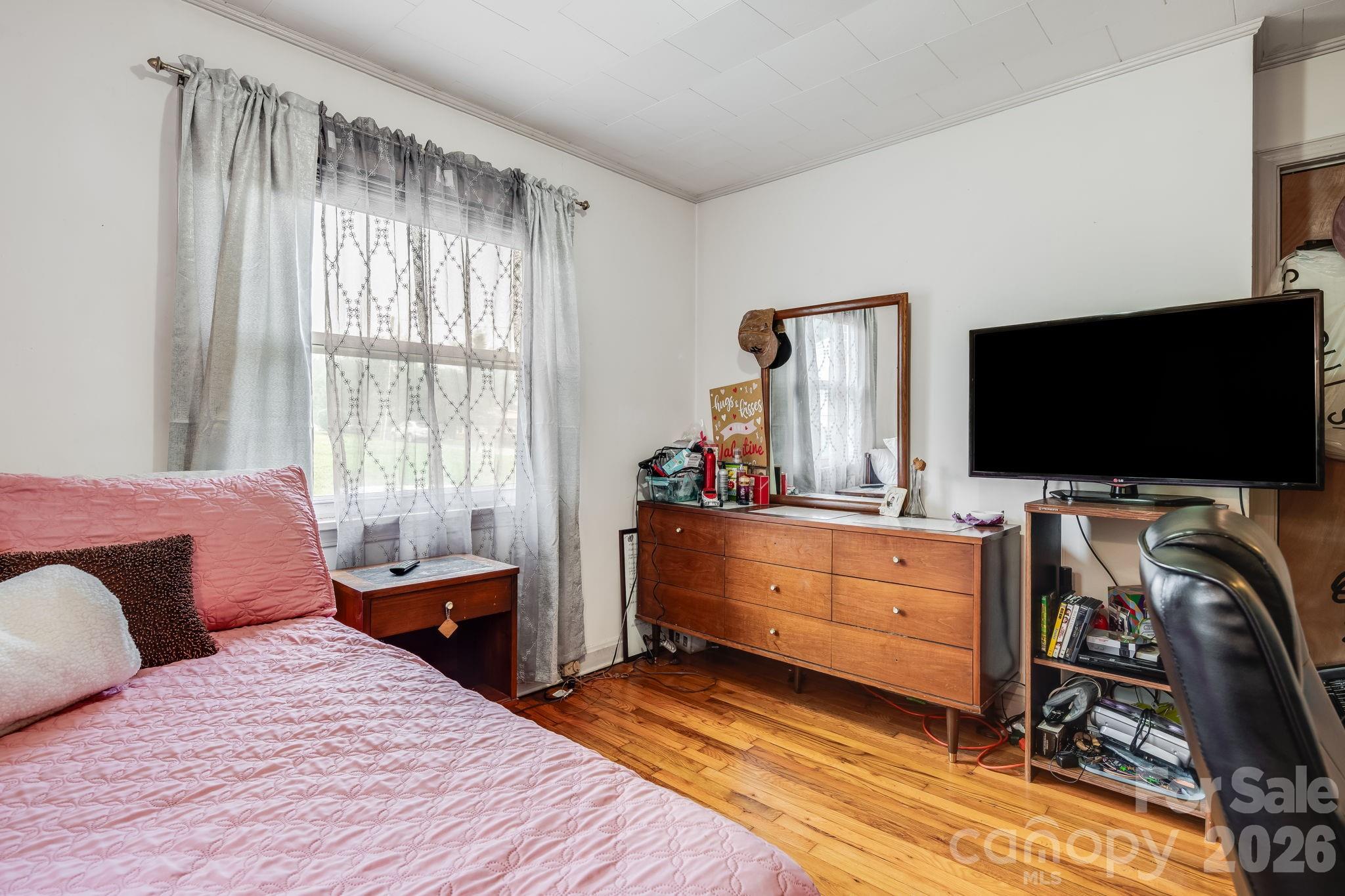 4 Brad Street — Asheville