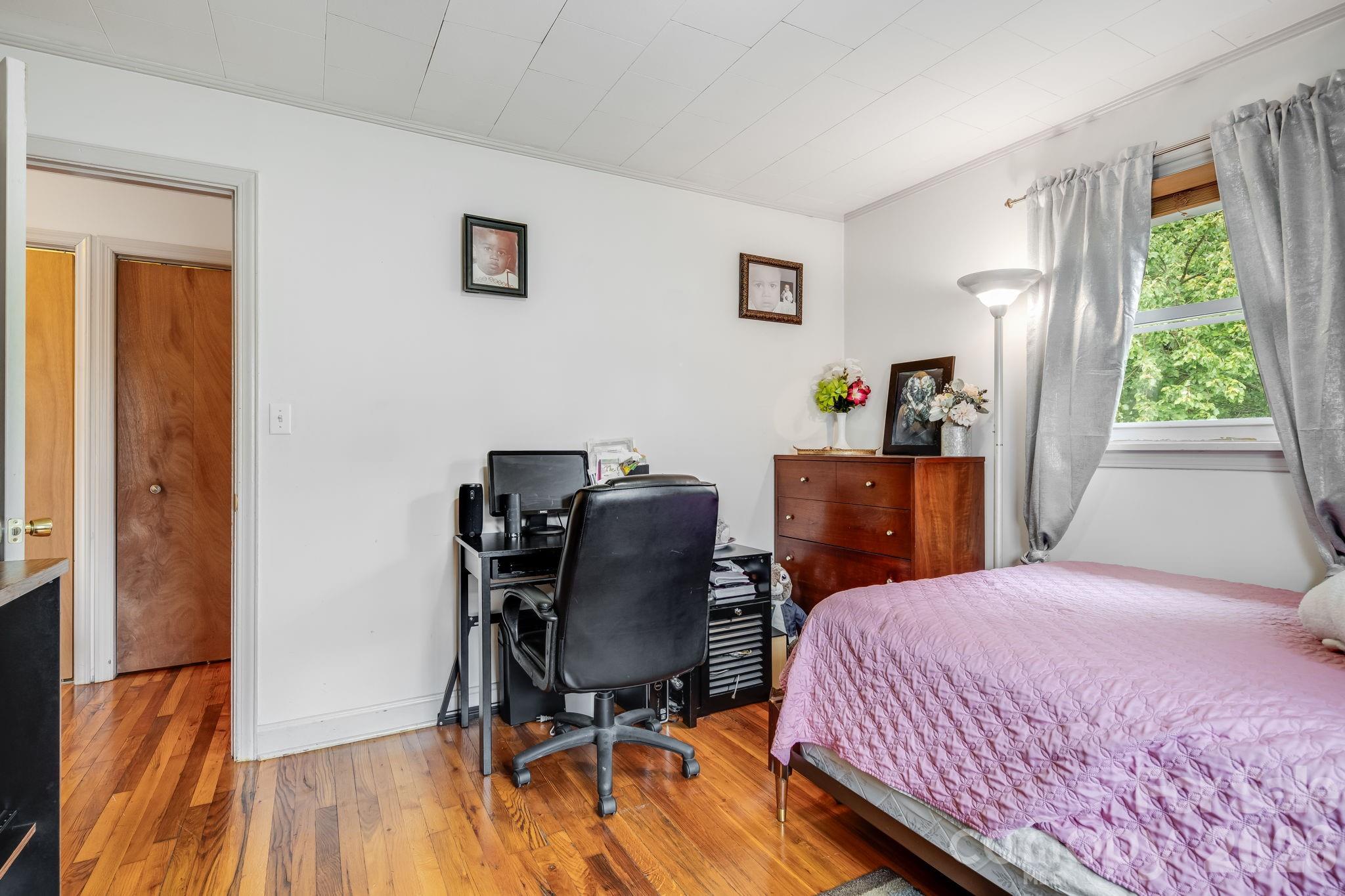 4 Brad Street — Asheville