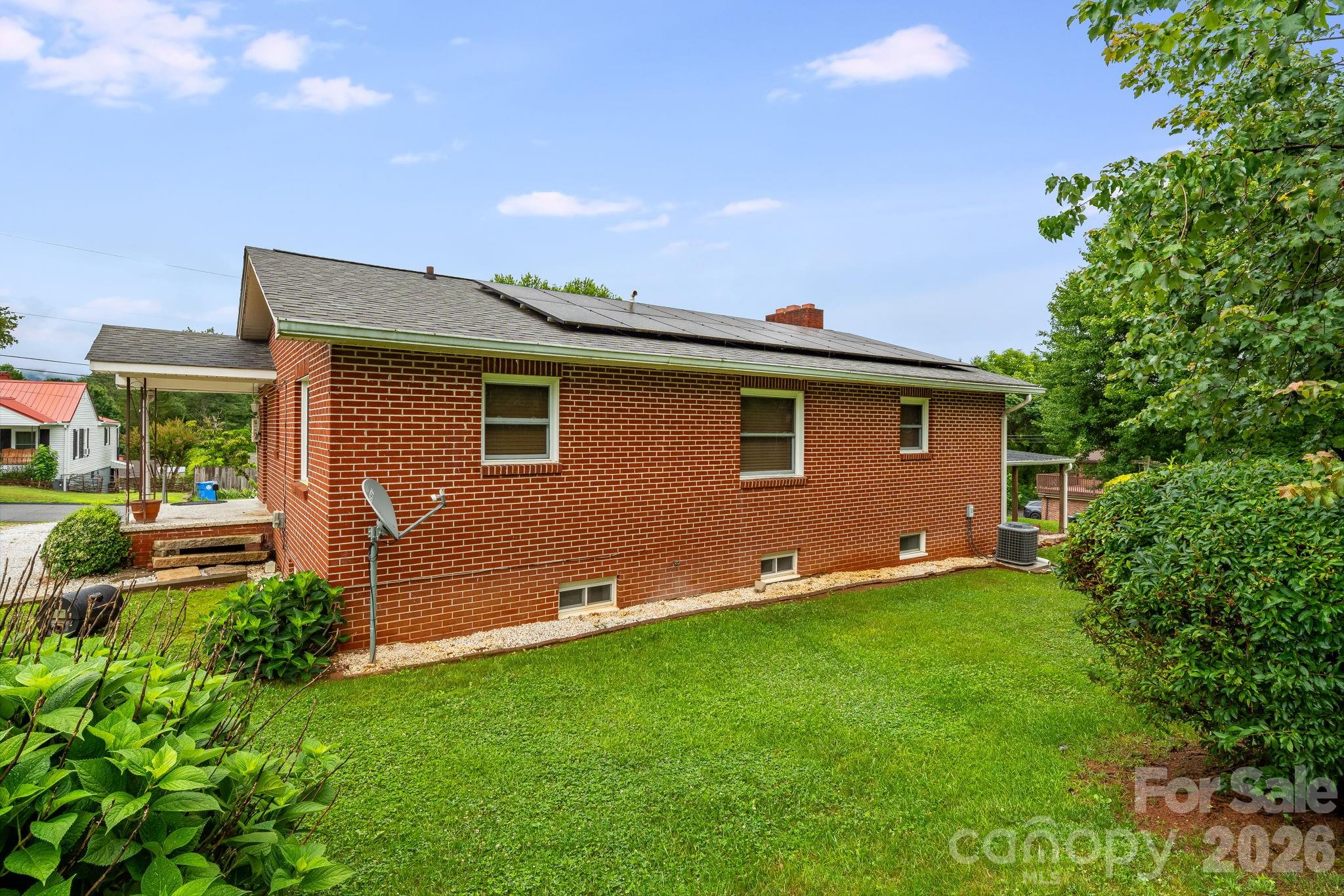 4 Brad Street — Asheville
