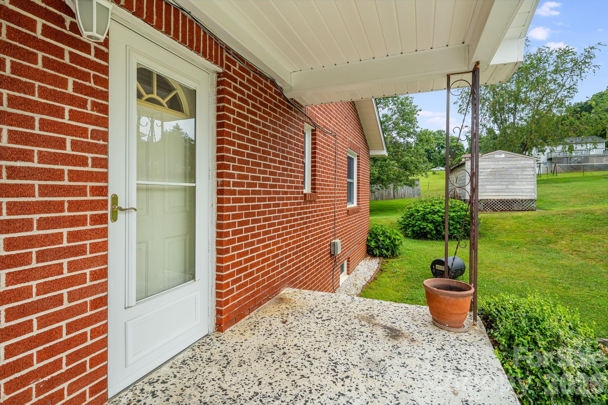 4 Brad Street — Asheville