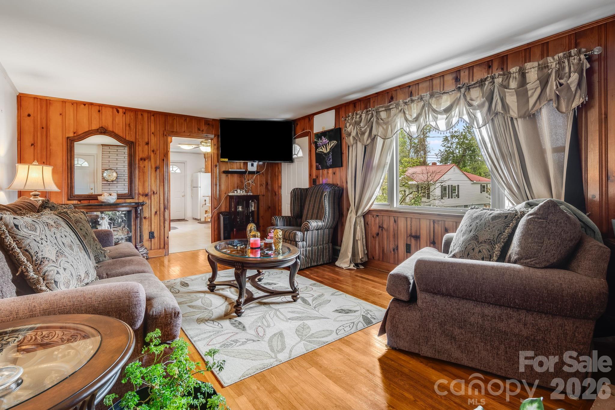 4 Brad Street — Asheville
