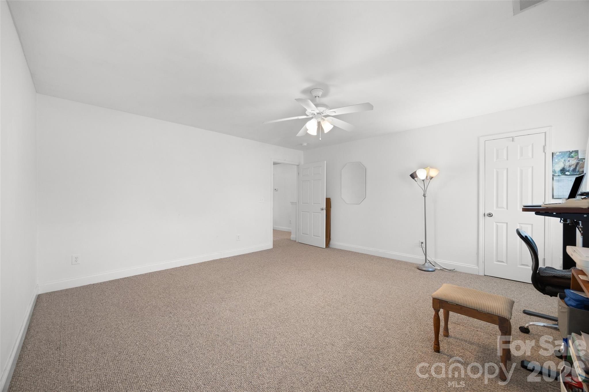 3339 Kingshire Way — Clover