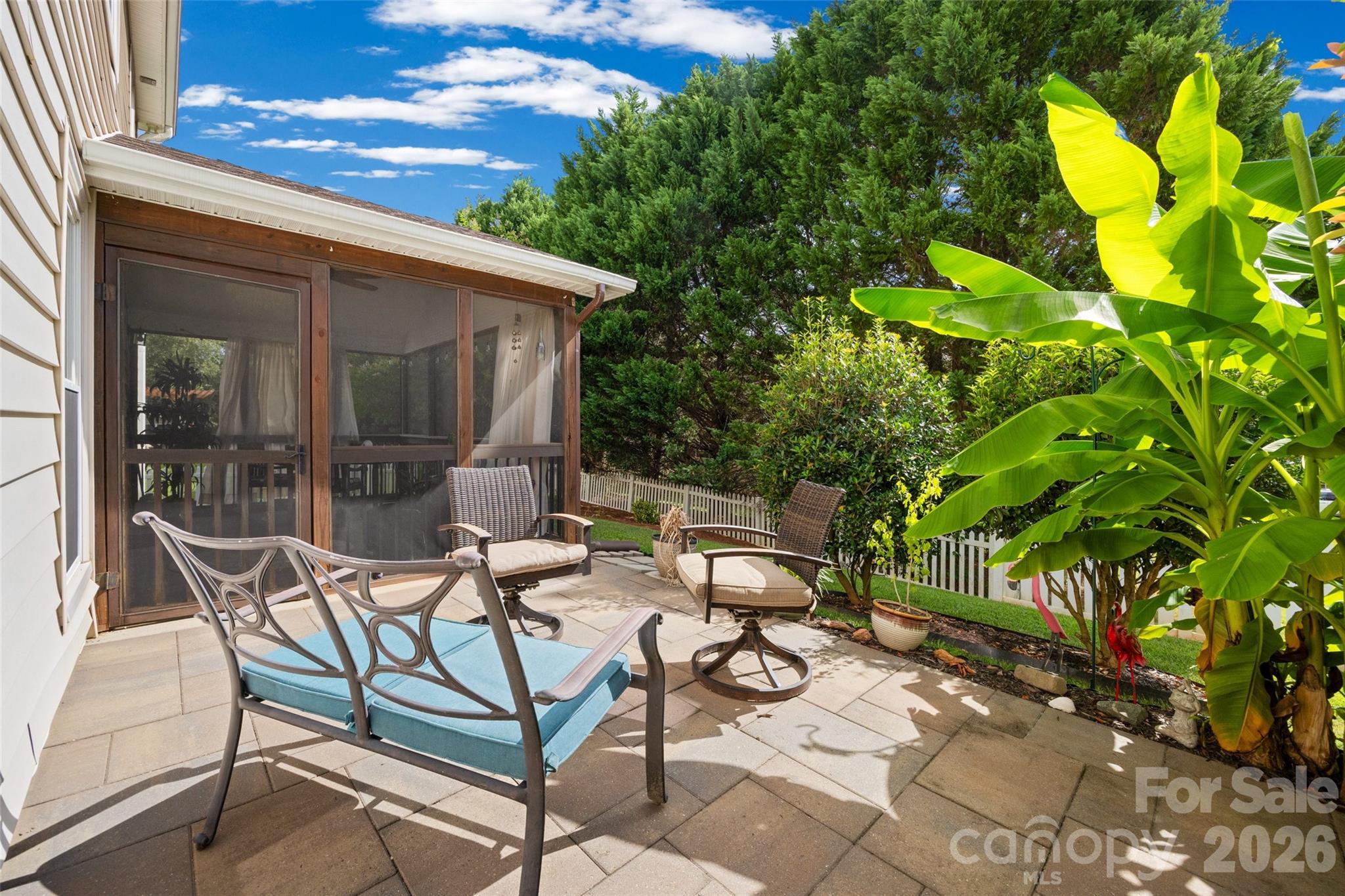 3339 Kingshire Way — Clover