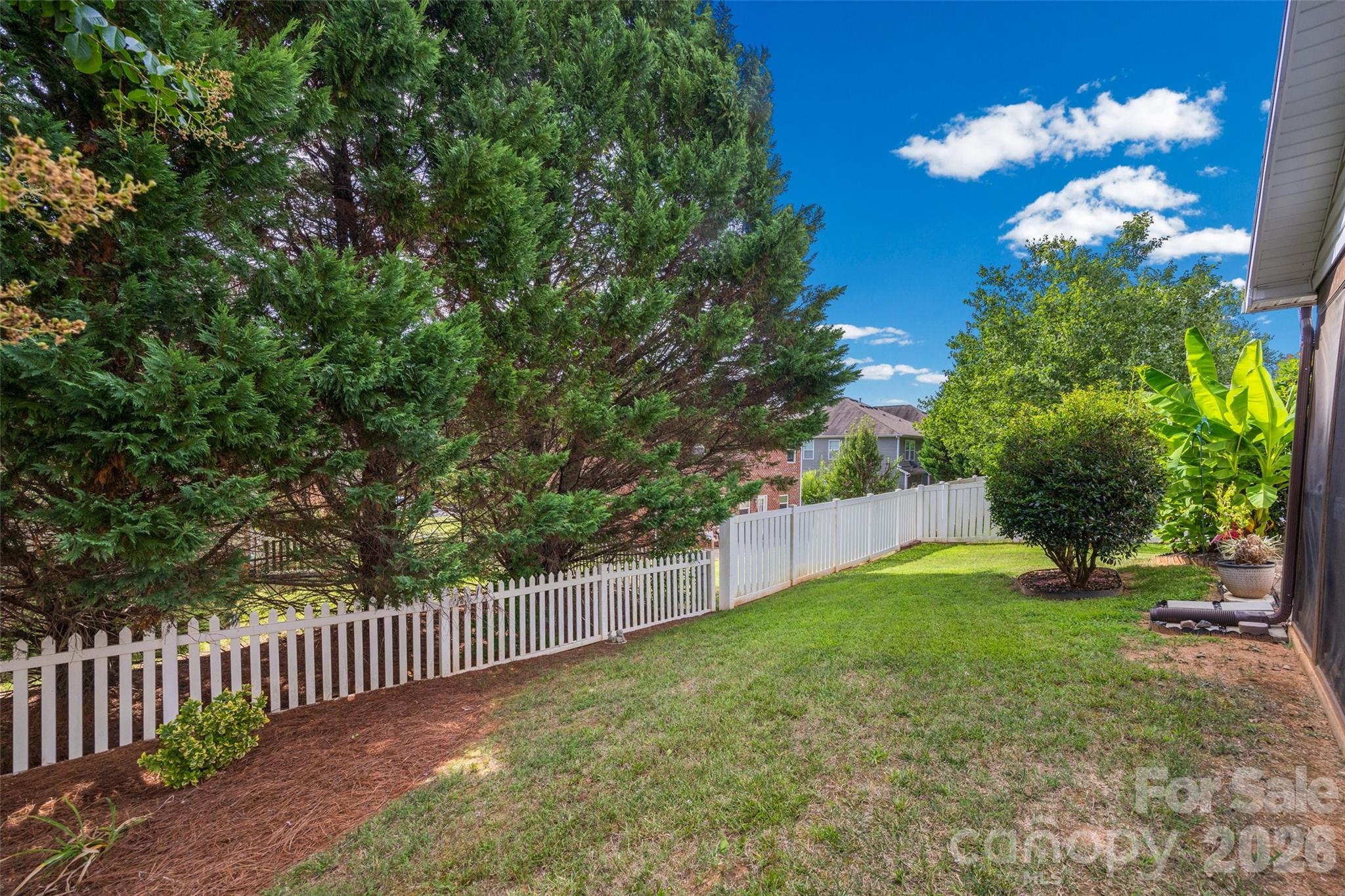 3339 Kingshire Way — Clover