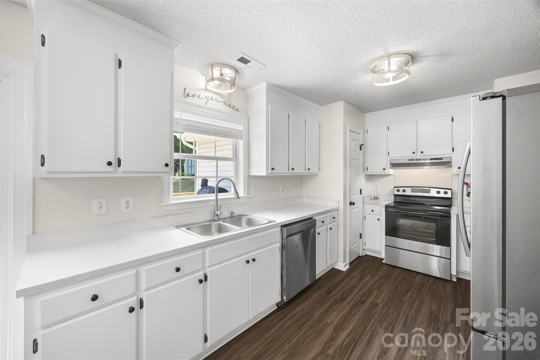 1208 Courtney Cove Court — Gastonia