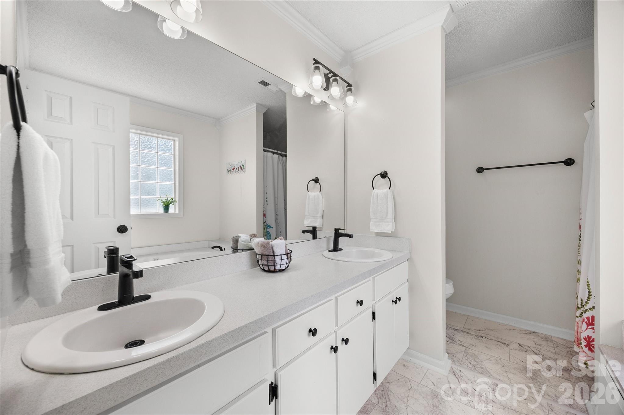 1208 Courtney Cove Court — Gastonia