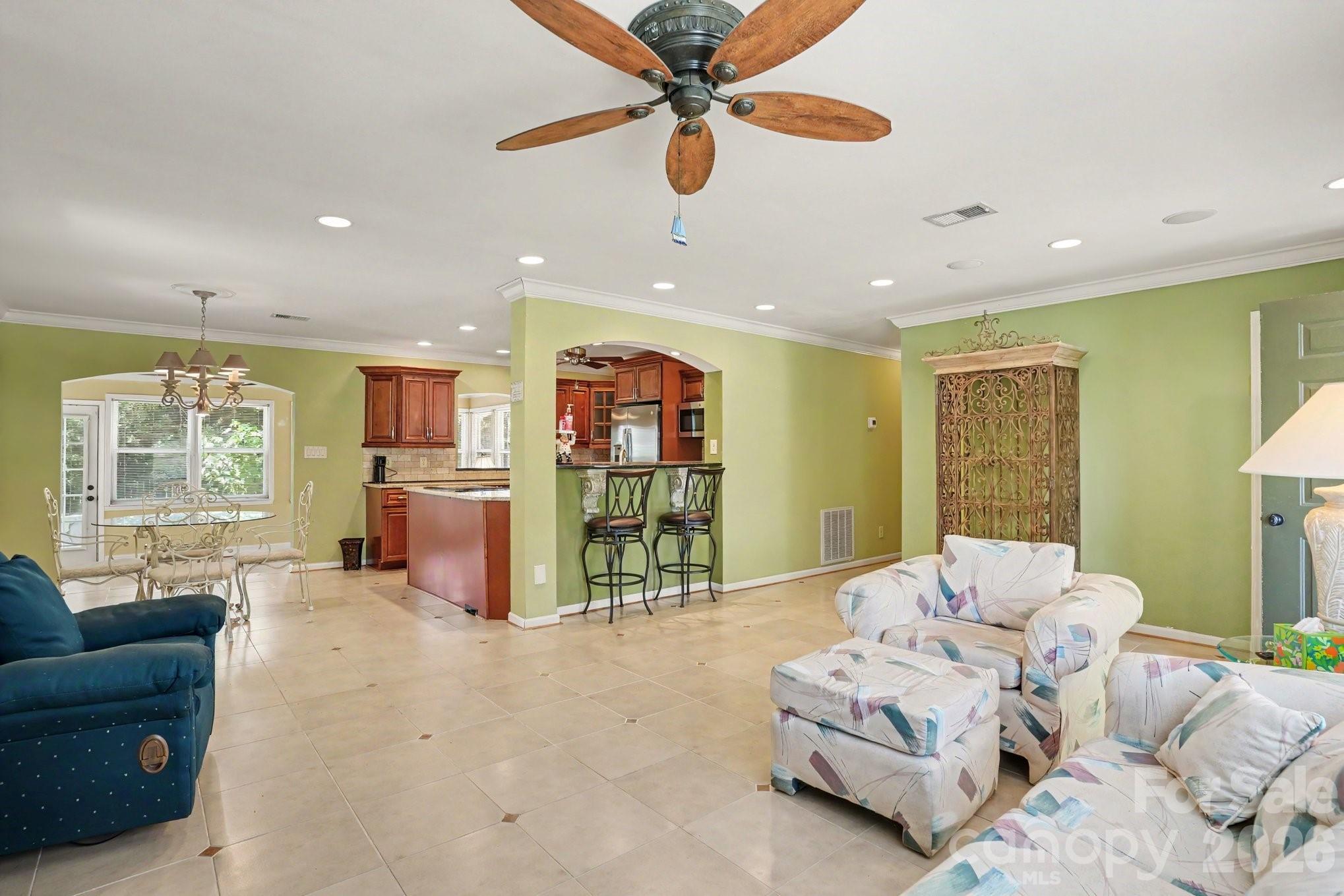 121 NW 1st Street — Oak Island