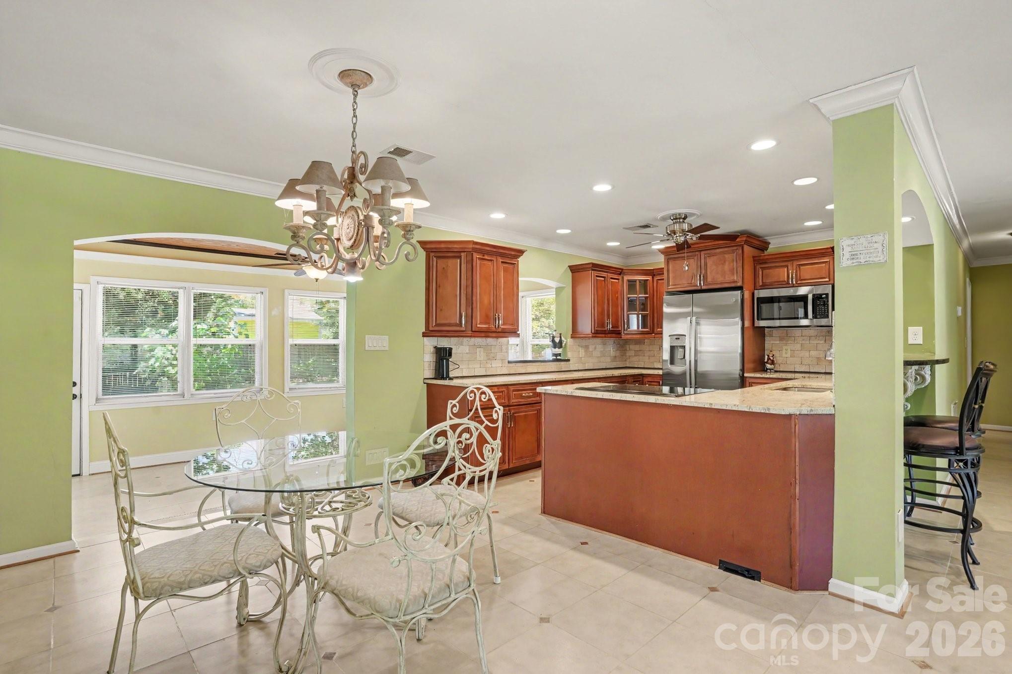 121 NW 1st Street — Oak Island