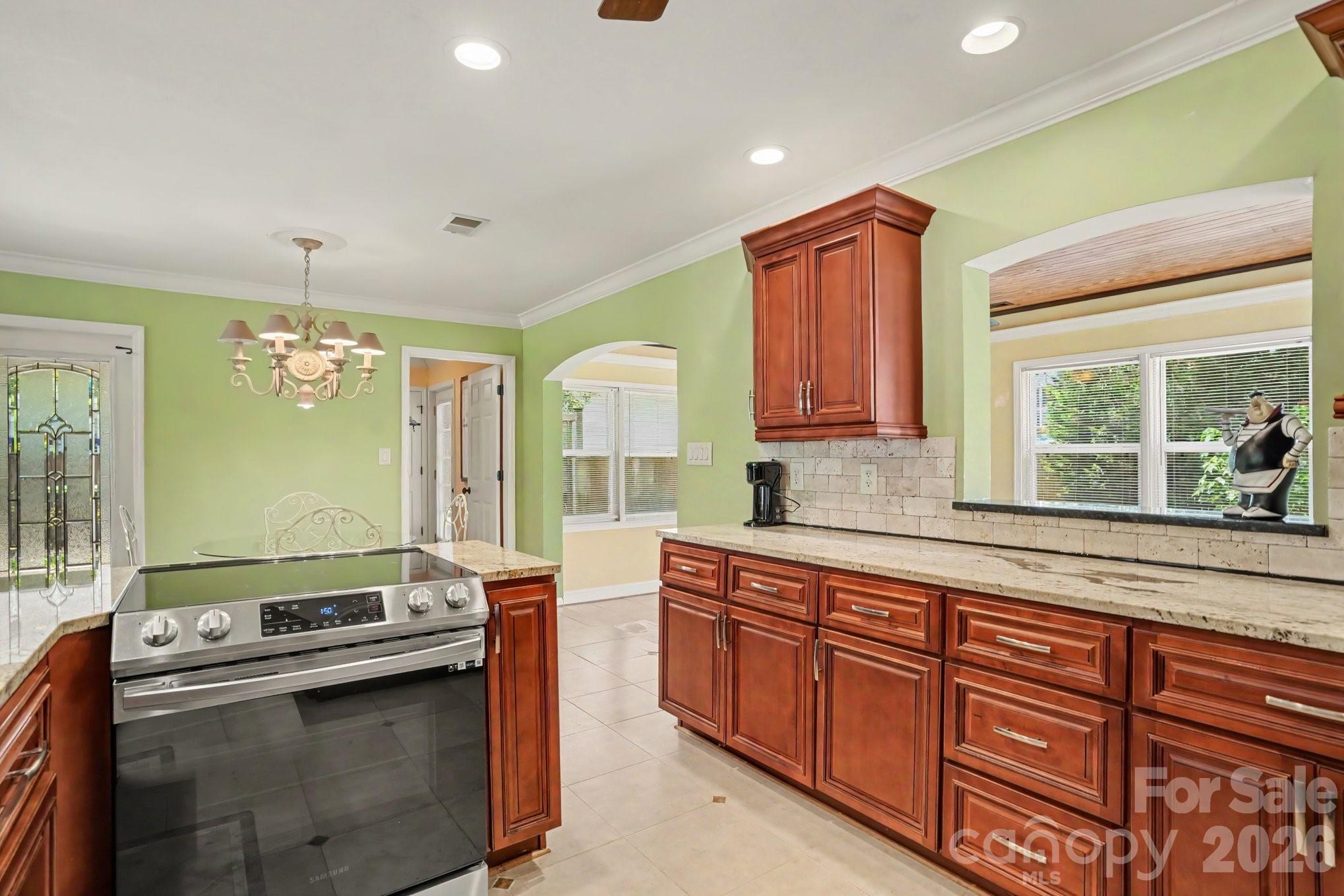 121 NW 1st Street — Oak Island