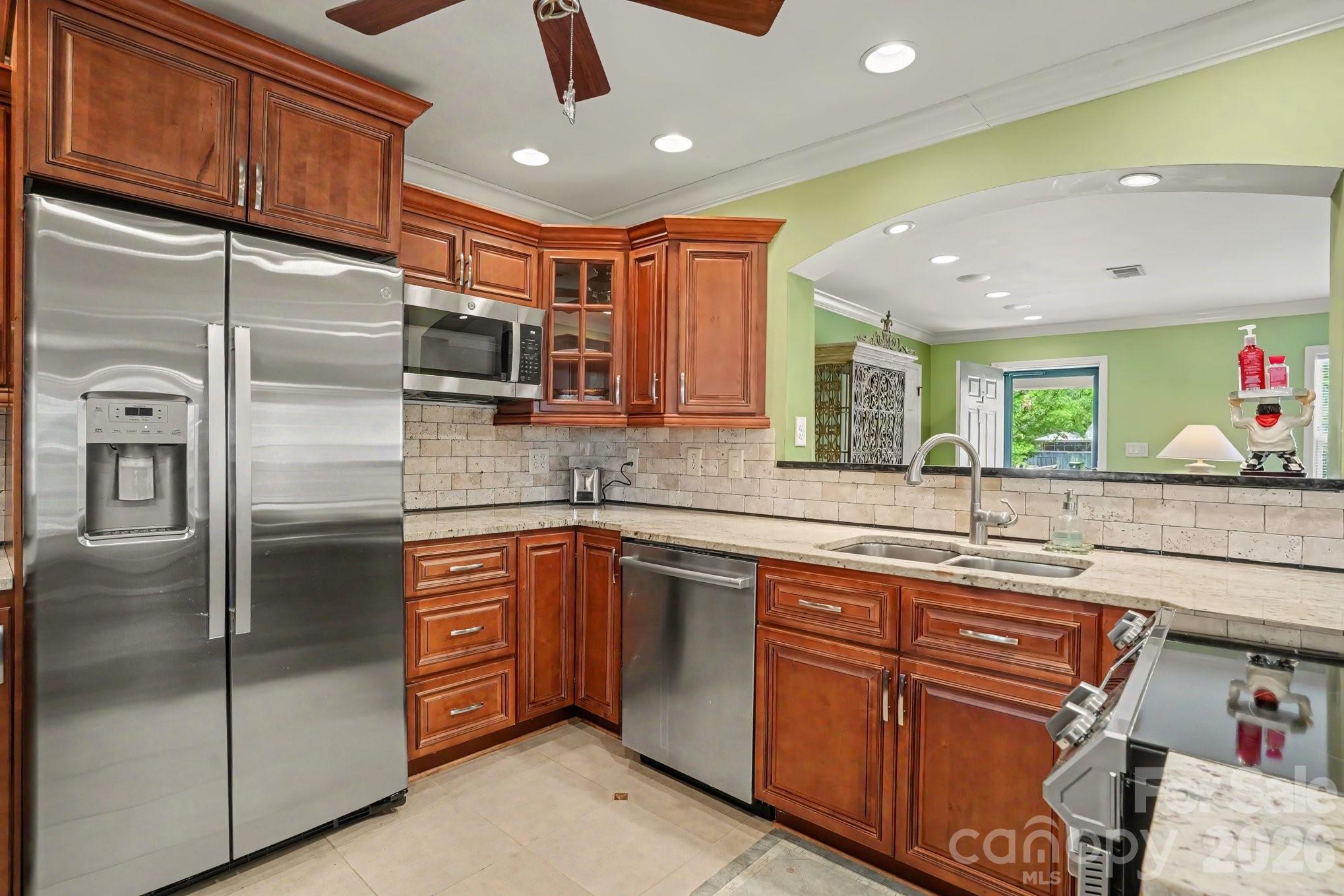 121 NW 1st Street — Oak Island