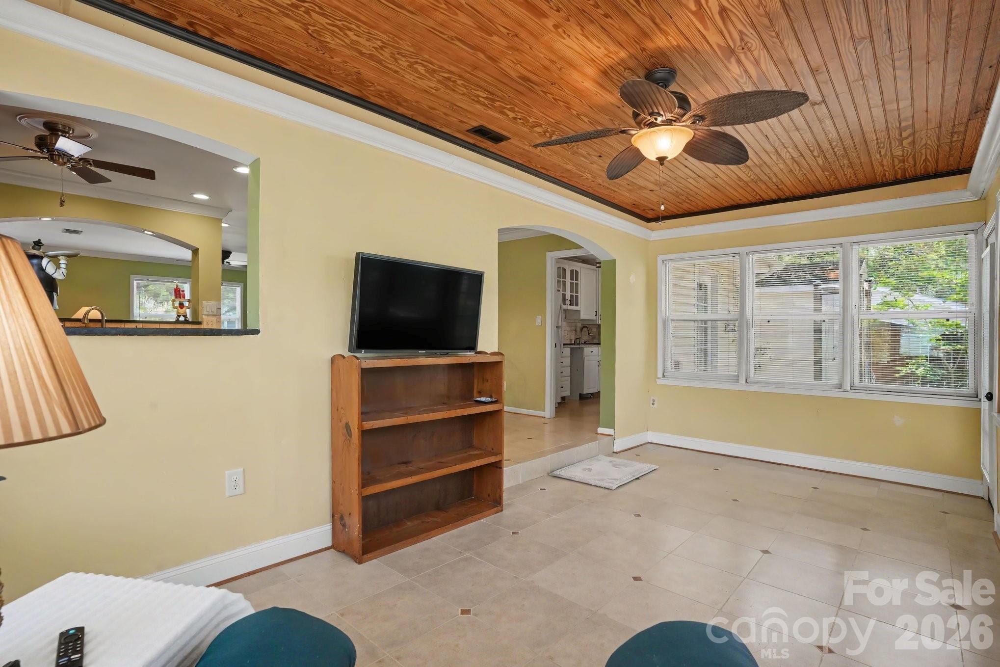 121 NW 1st Street — Oak Island