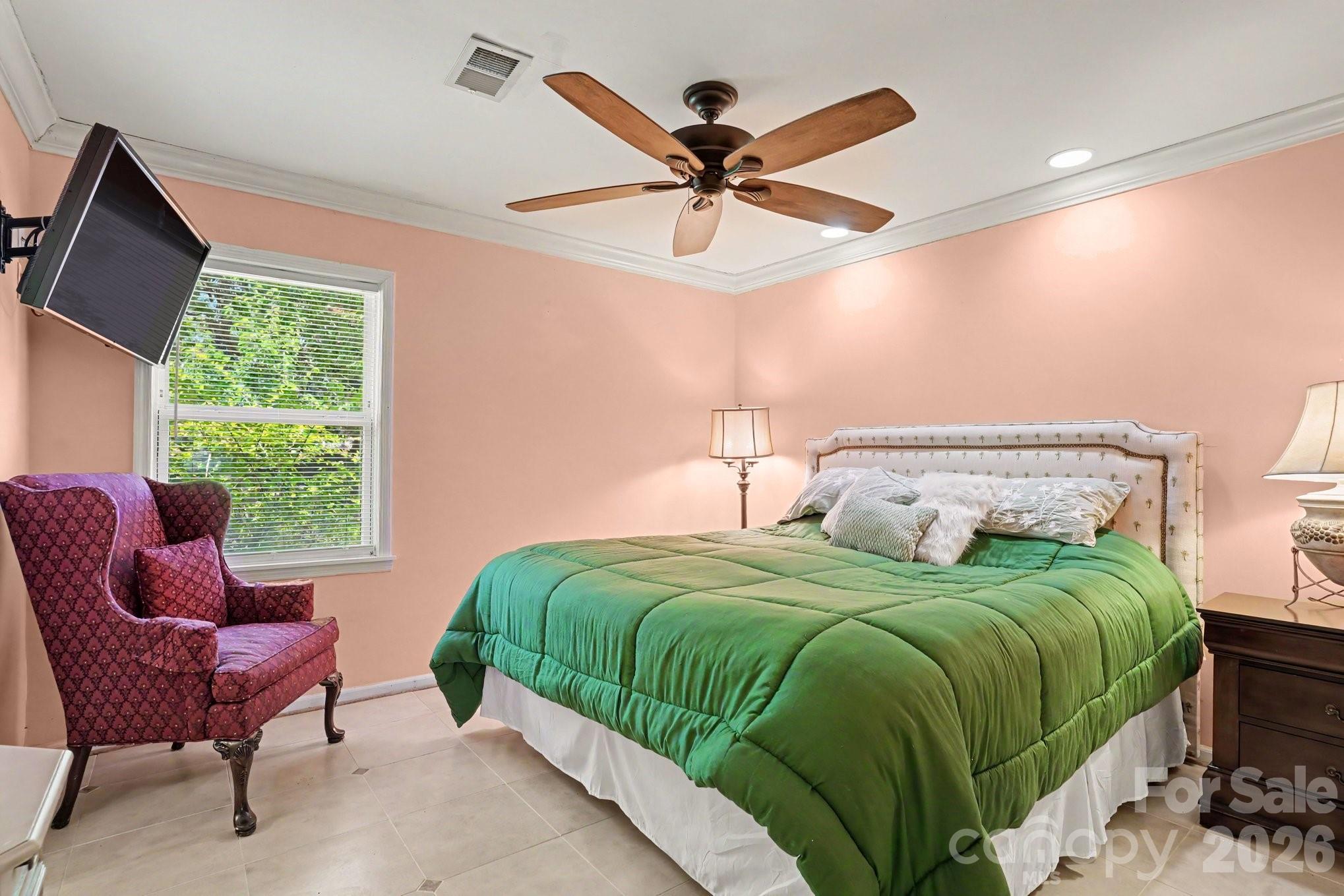 121 NW 1st Street — Oak Island