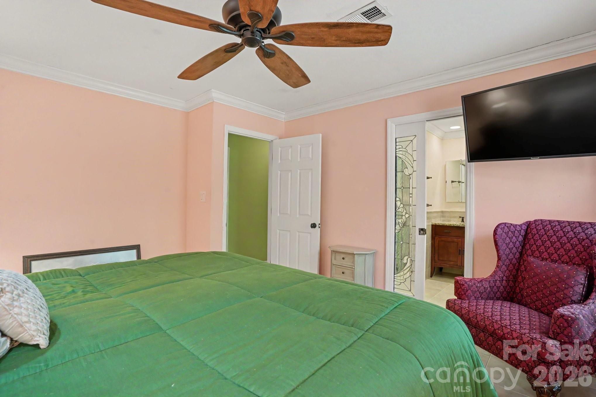121 NW 1st Street — Oak Island
