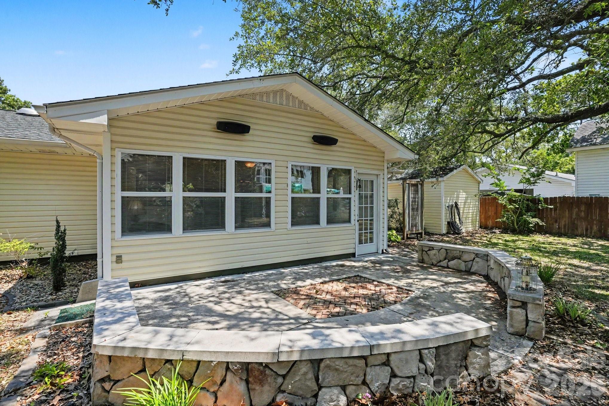 121 NW 1st Street — Oak Island