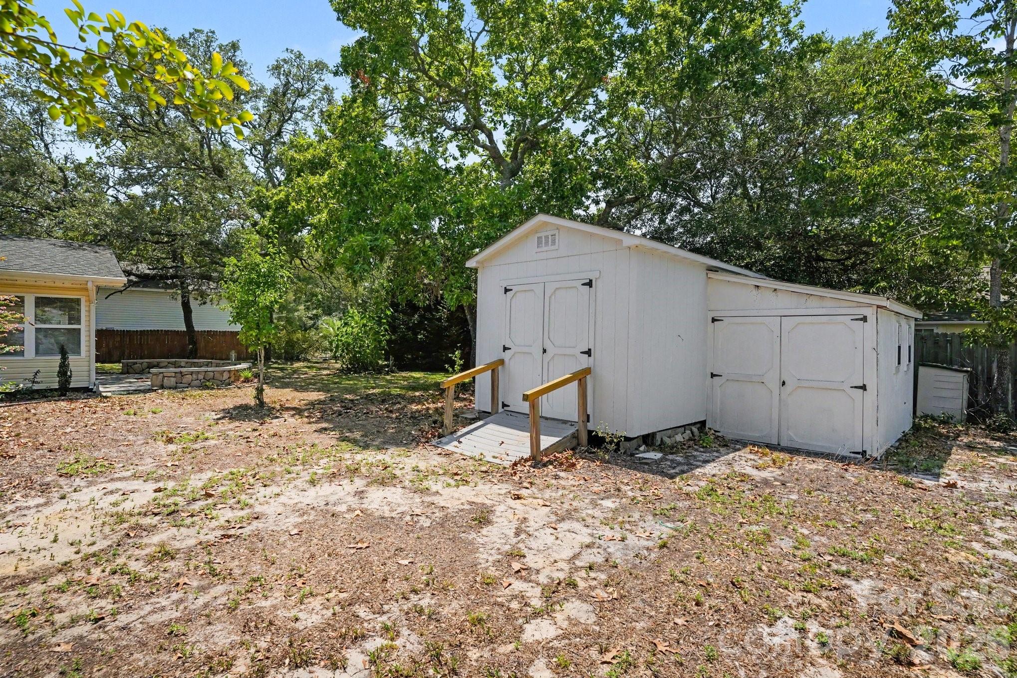 121 NW 1st Street — Oak Island