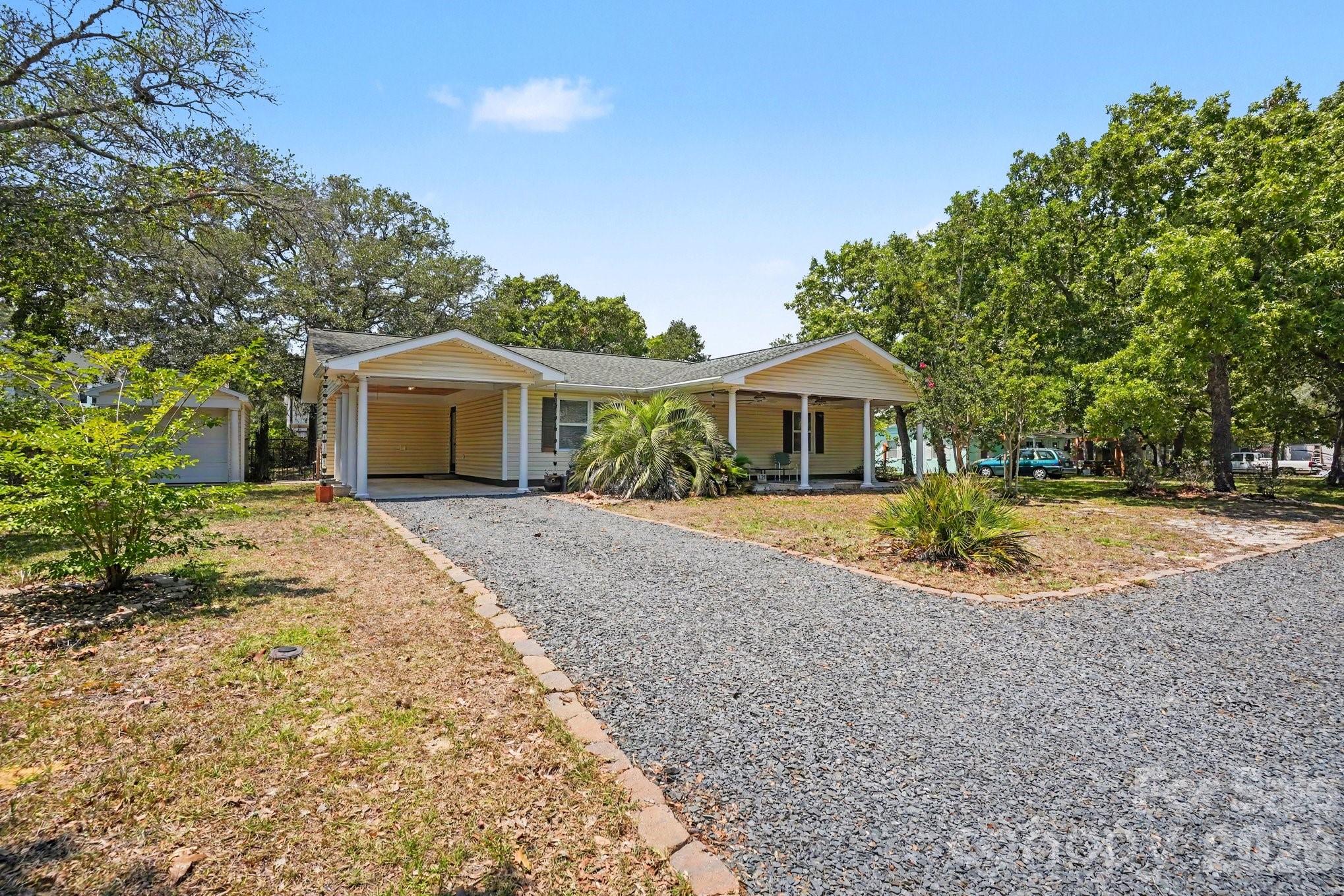 121 NW 1st Street — Oak Island