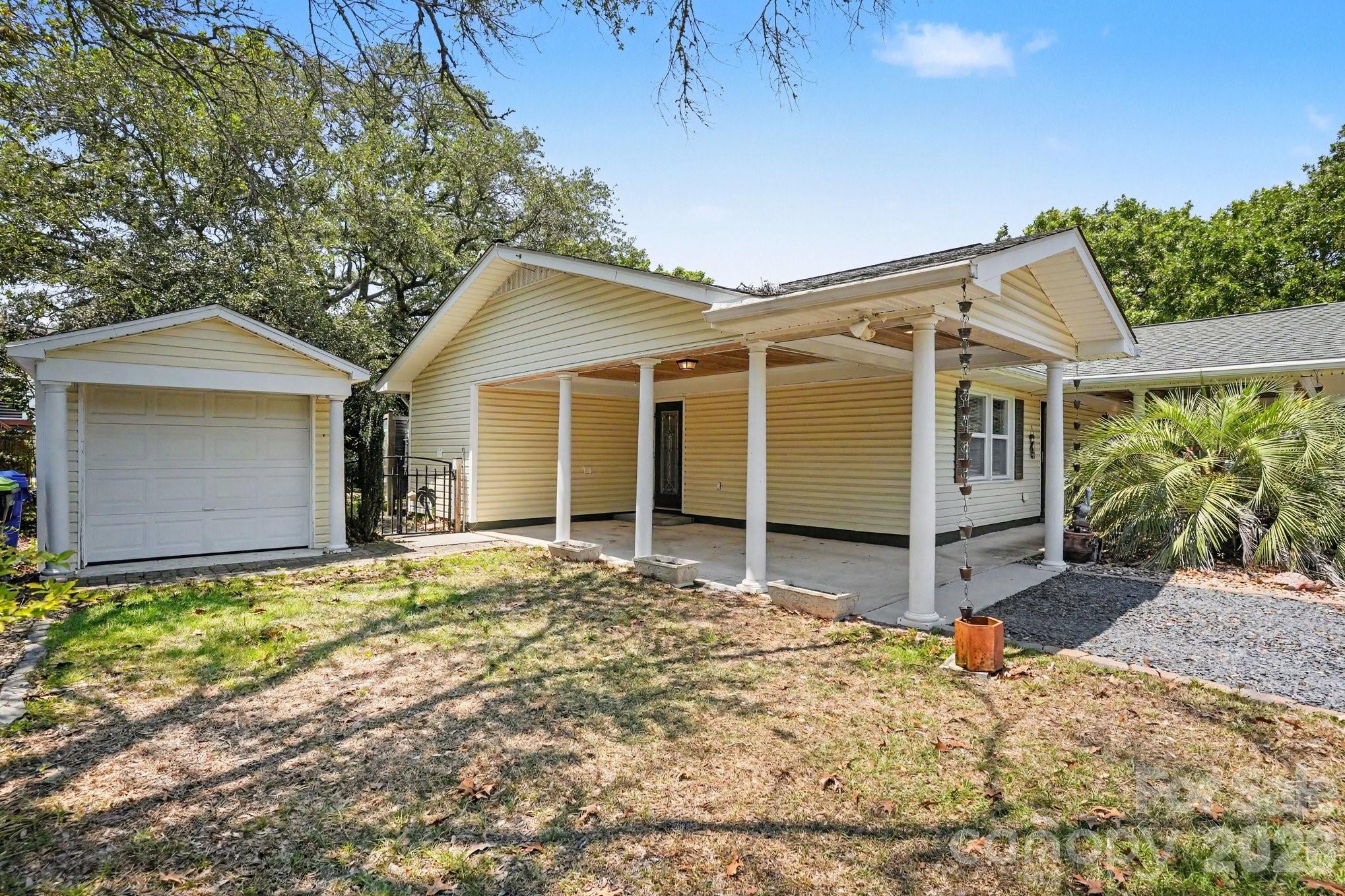 121 NW 1st Street — Oak Island