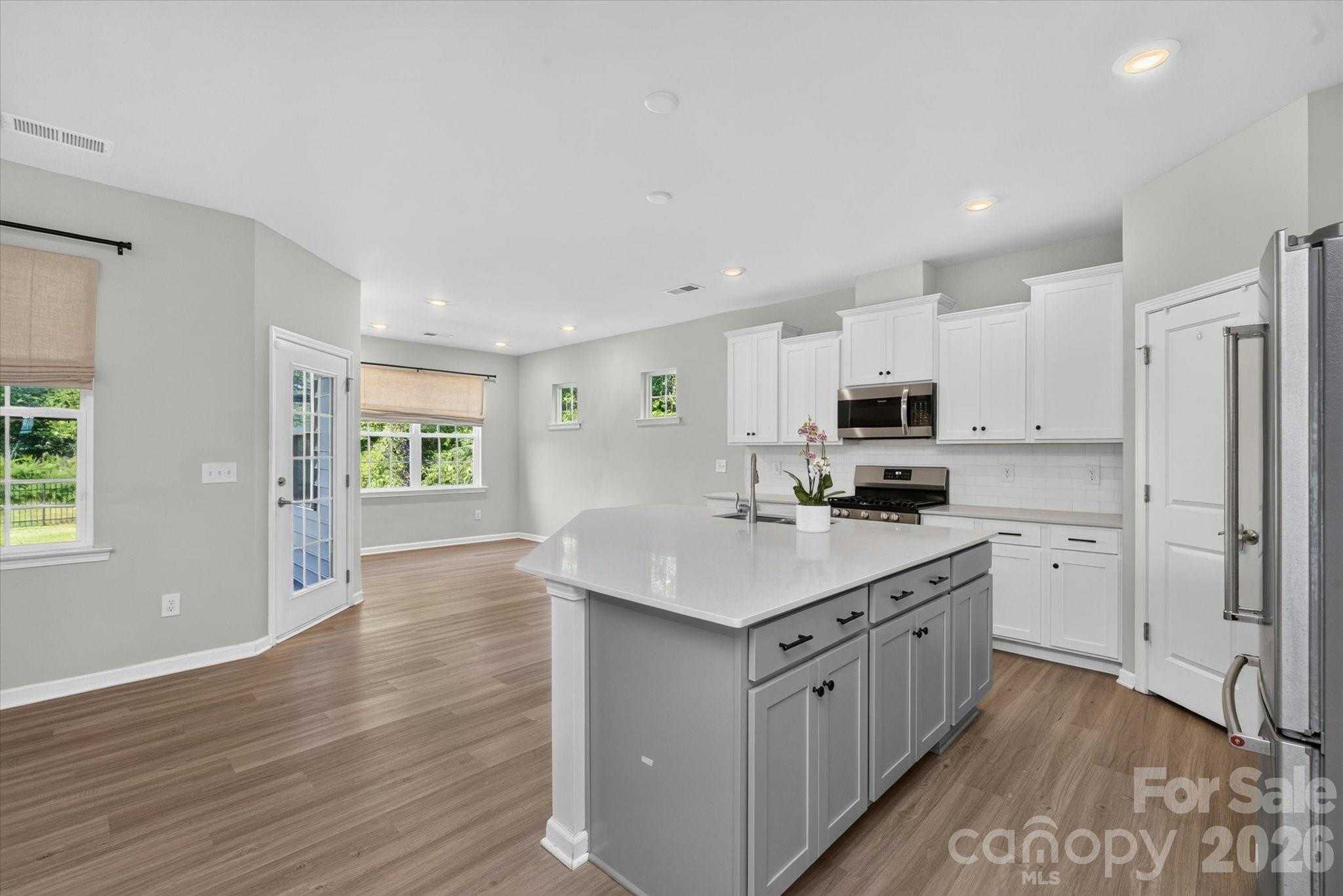 14016 Southbridge Forest Drive — Charlotte