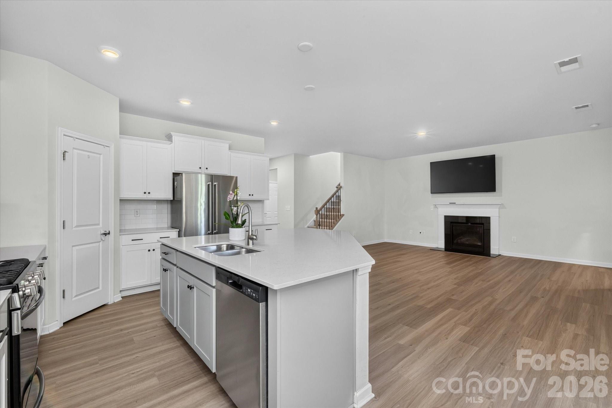 14016 Southbridge Forest Drive — Charlotte