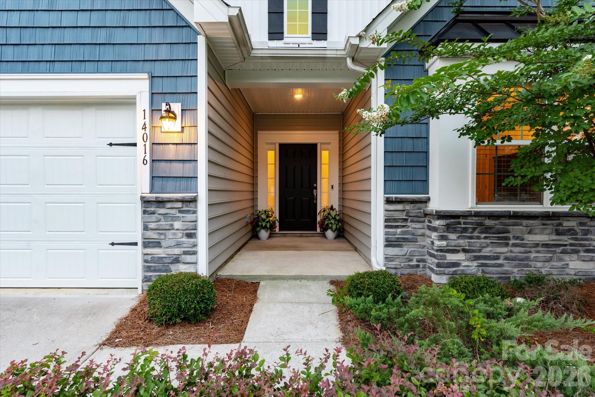 14016 Southbridge Forest Drive — Charlotte