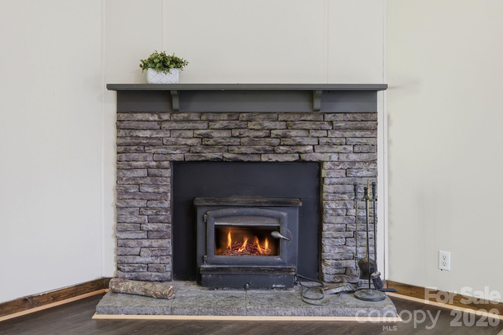 55 Twin Oaks Lane — Spruce Pine