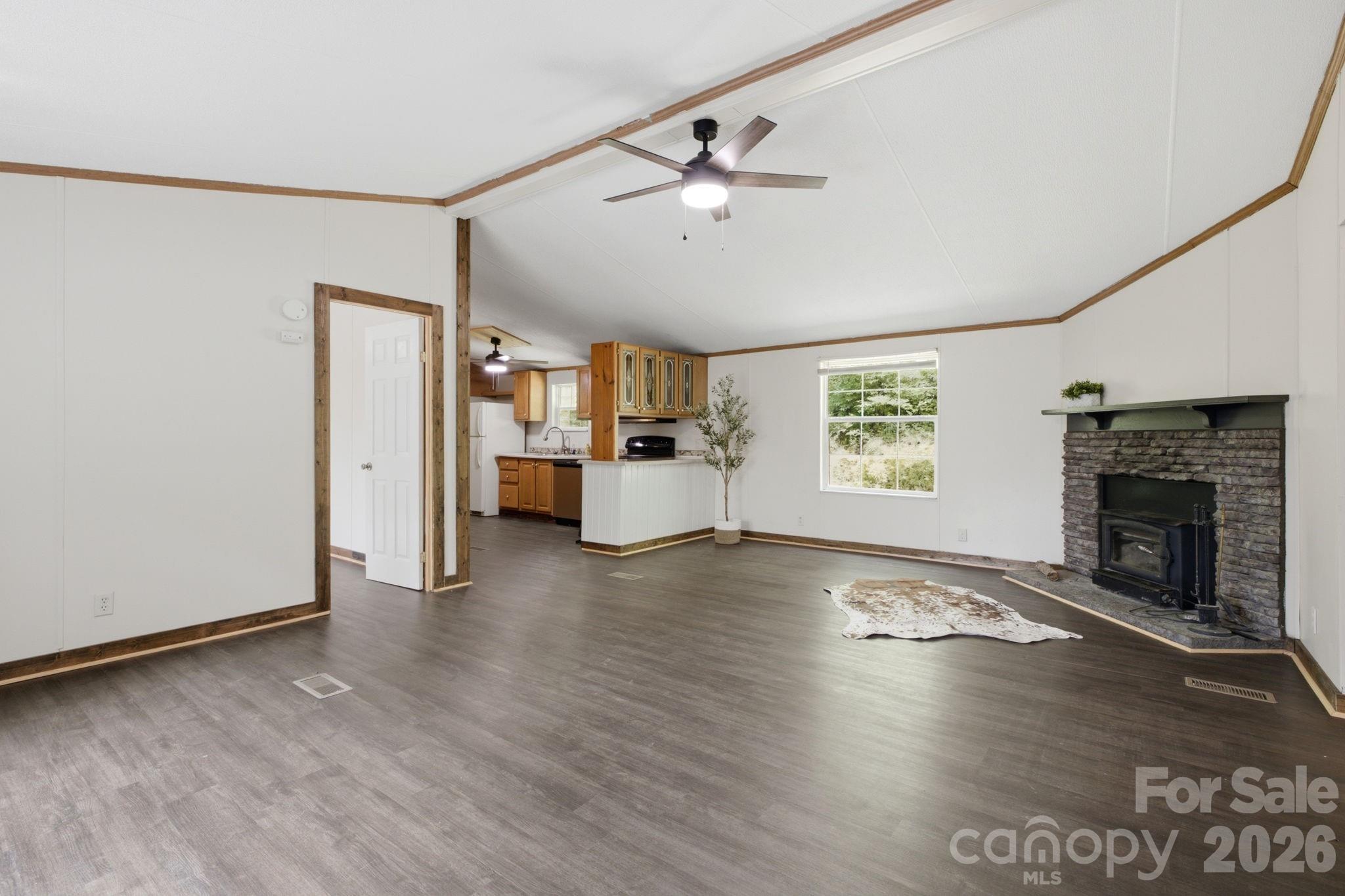 55 Twin Oaks Lane — Spruce Pine