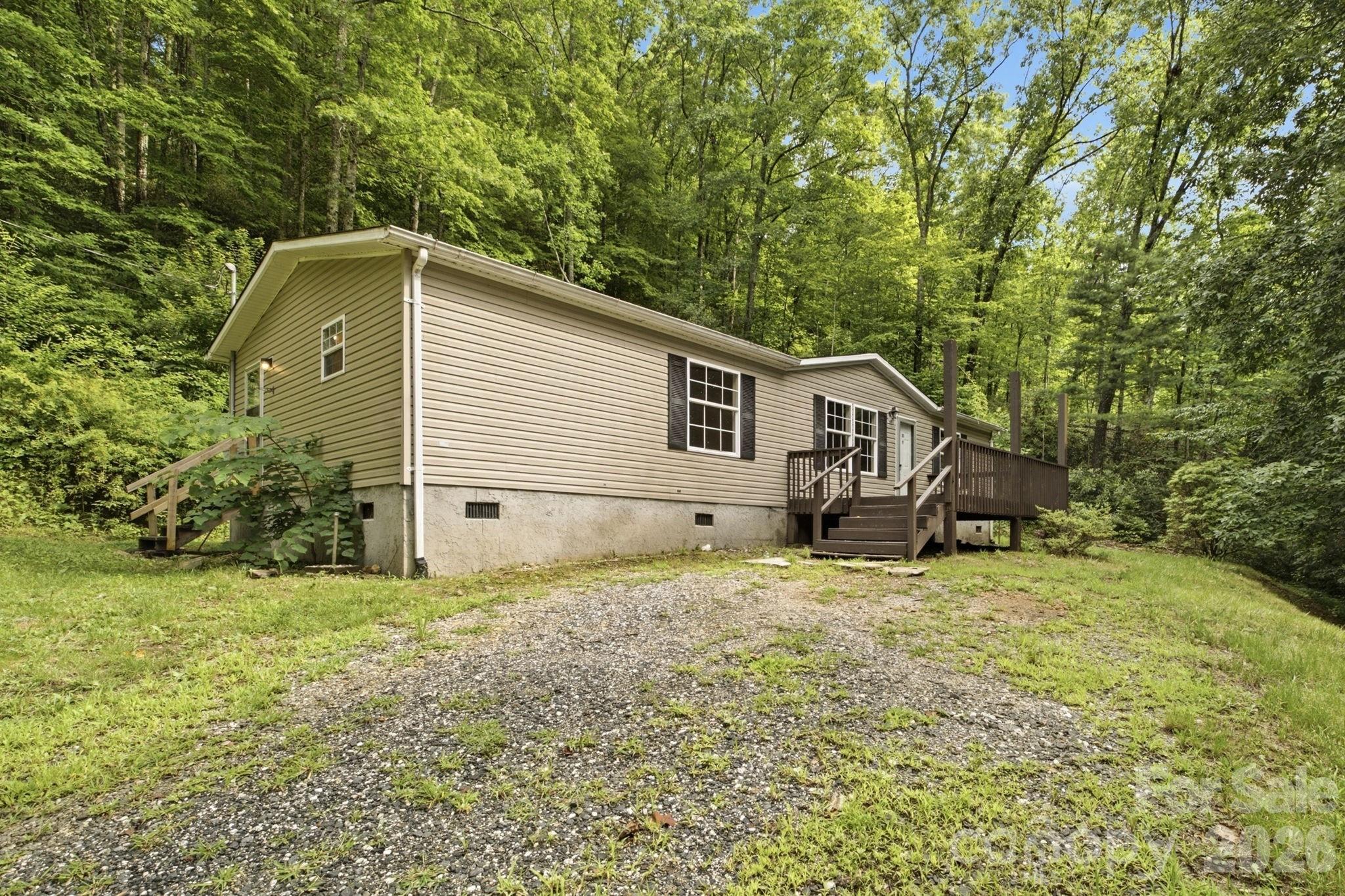 55 Twin Oaks Lane — Spruce Pine
