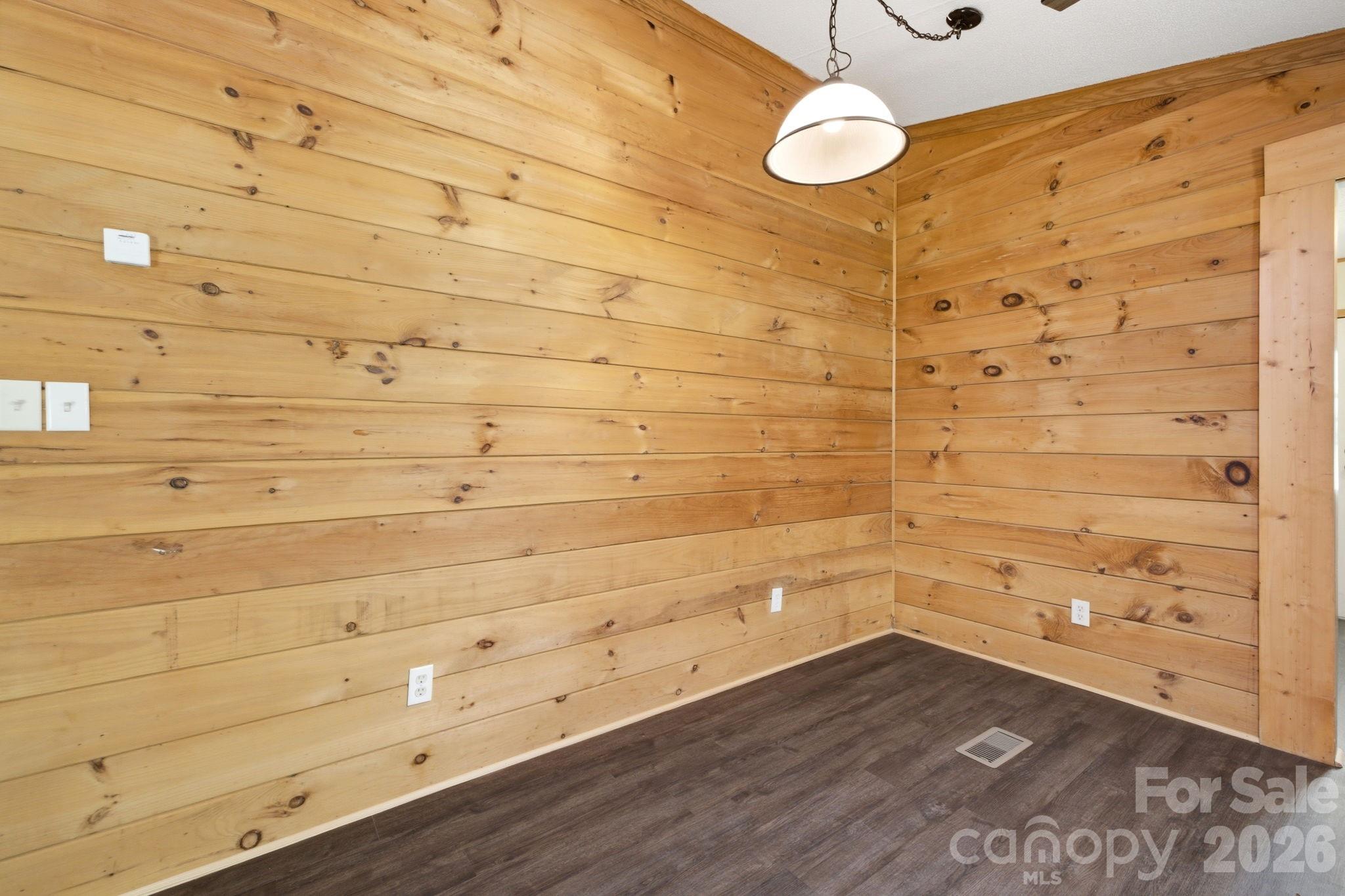 55 Twin Oaks Lane — Spruce Pine