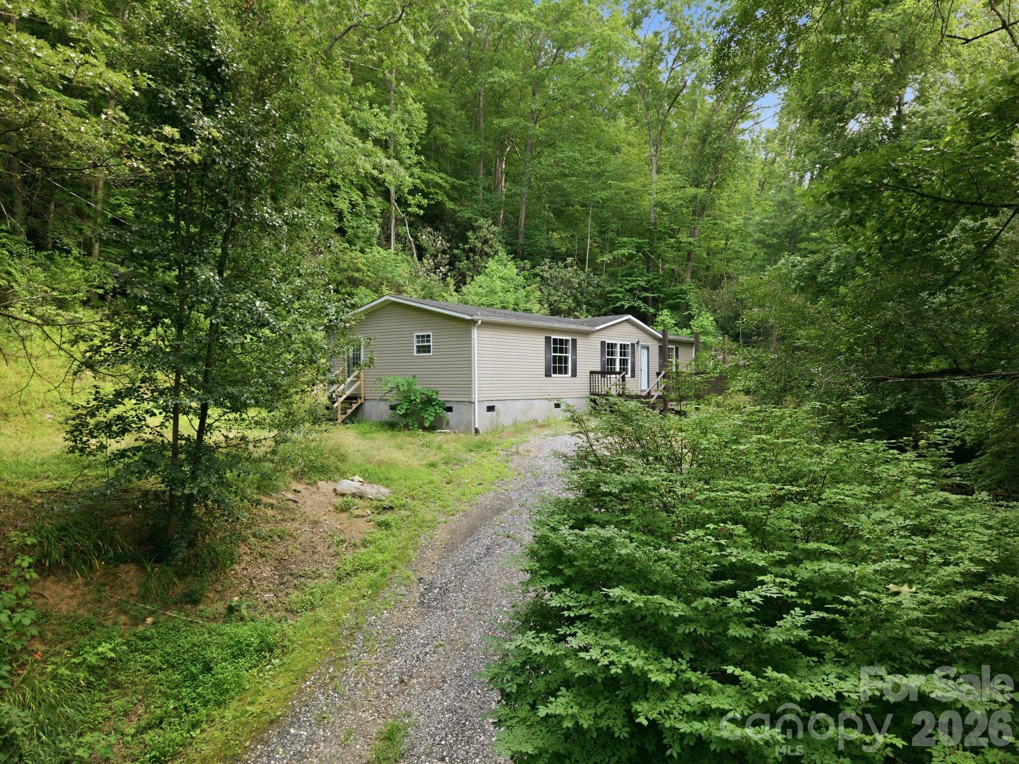 55 Twin Oaks Lane — Spruce Pine