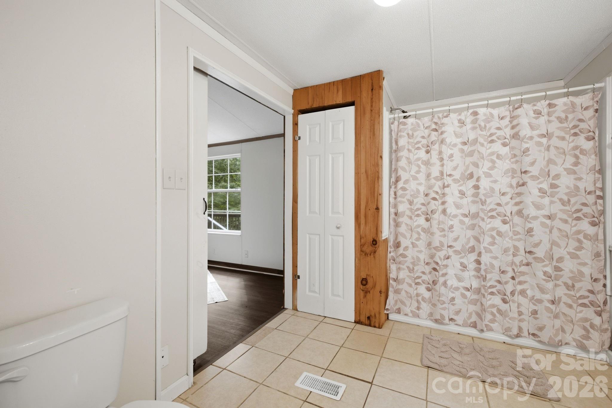 55 Twin Oaks Lane — Spruce Pine