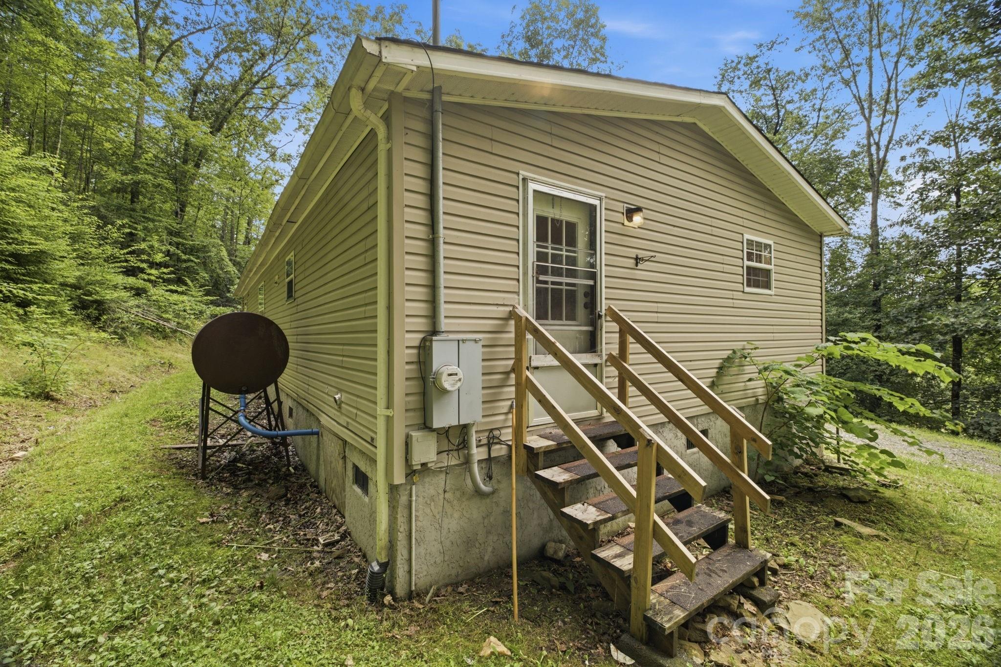 55 Twin Oaks Lane — Spruce Pine