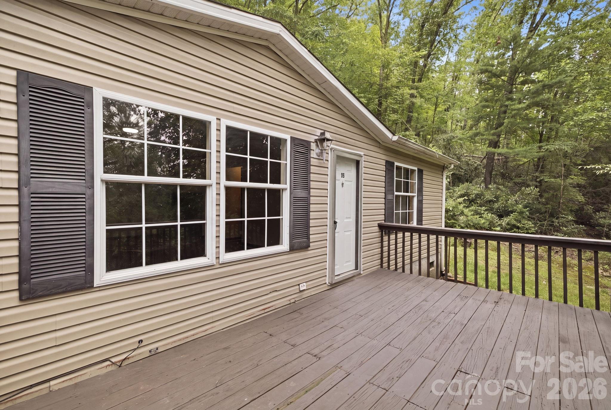 55 Twin Oaks Lane — Spruce Pine