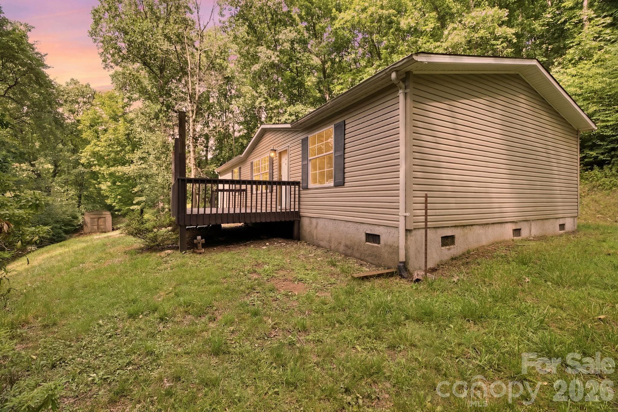 55 Twin Oaks Lane — Spruce Pine