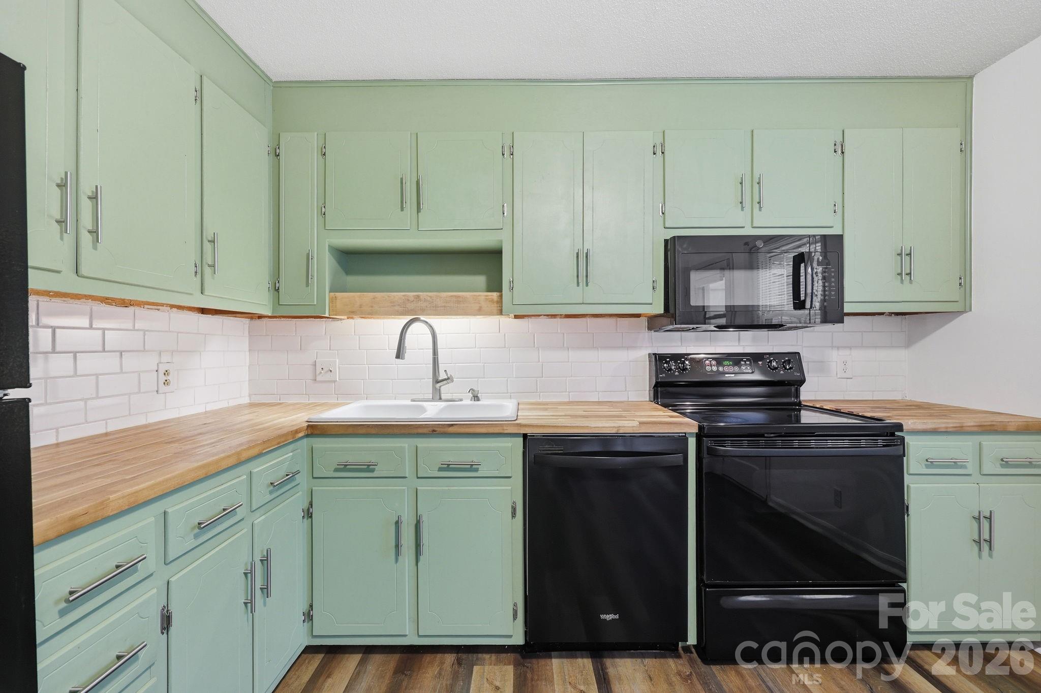 1300 Larchmont Place #210 — Salisbury