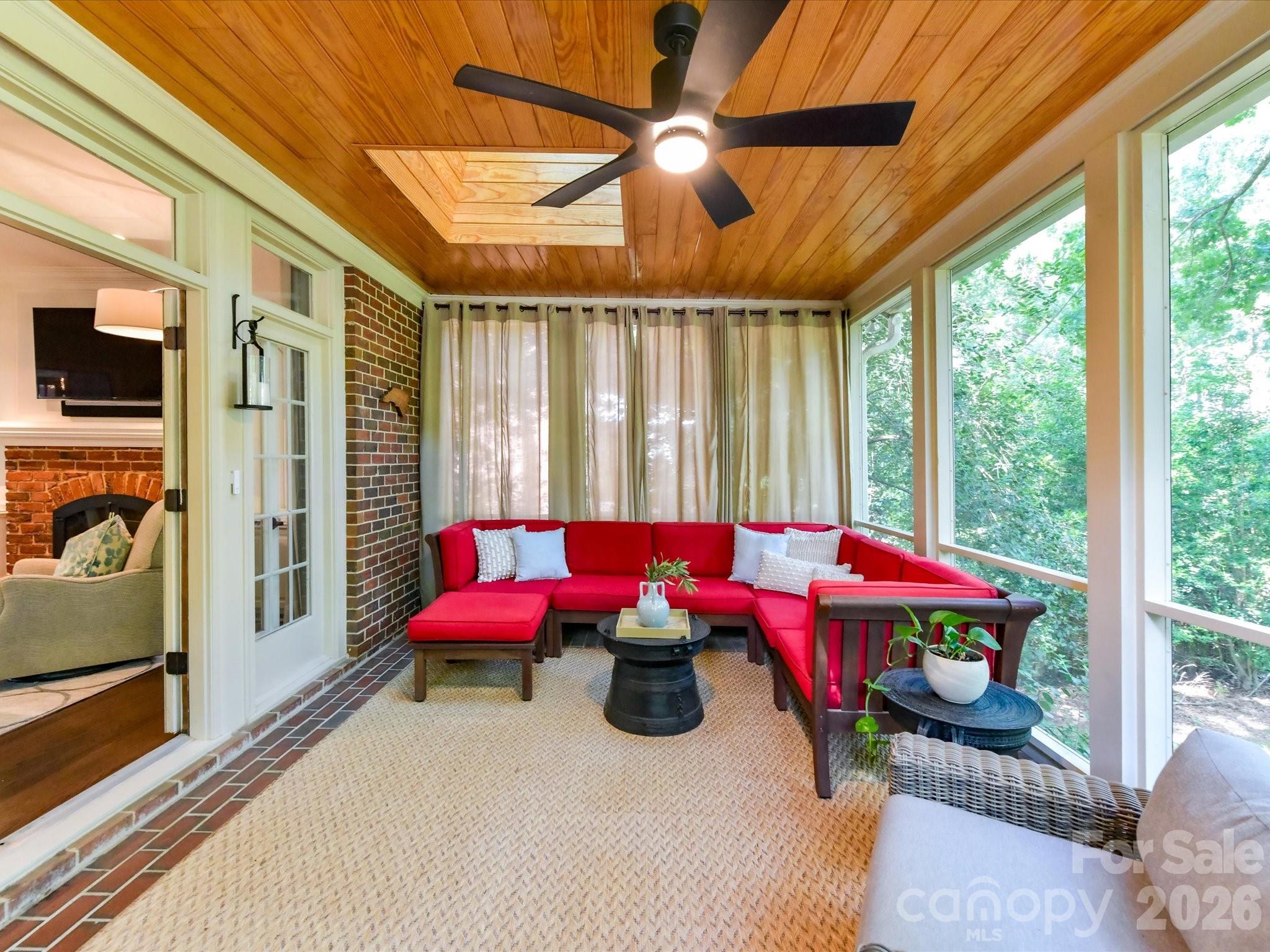 2630 Alanby Lane — Charlotte