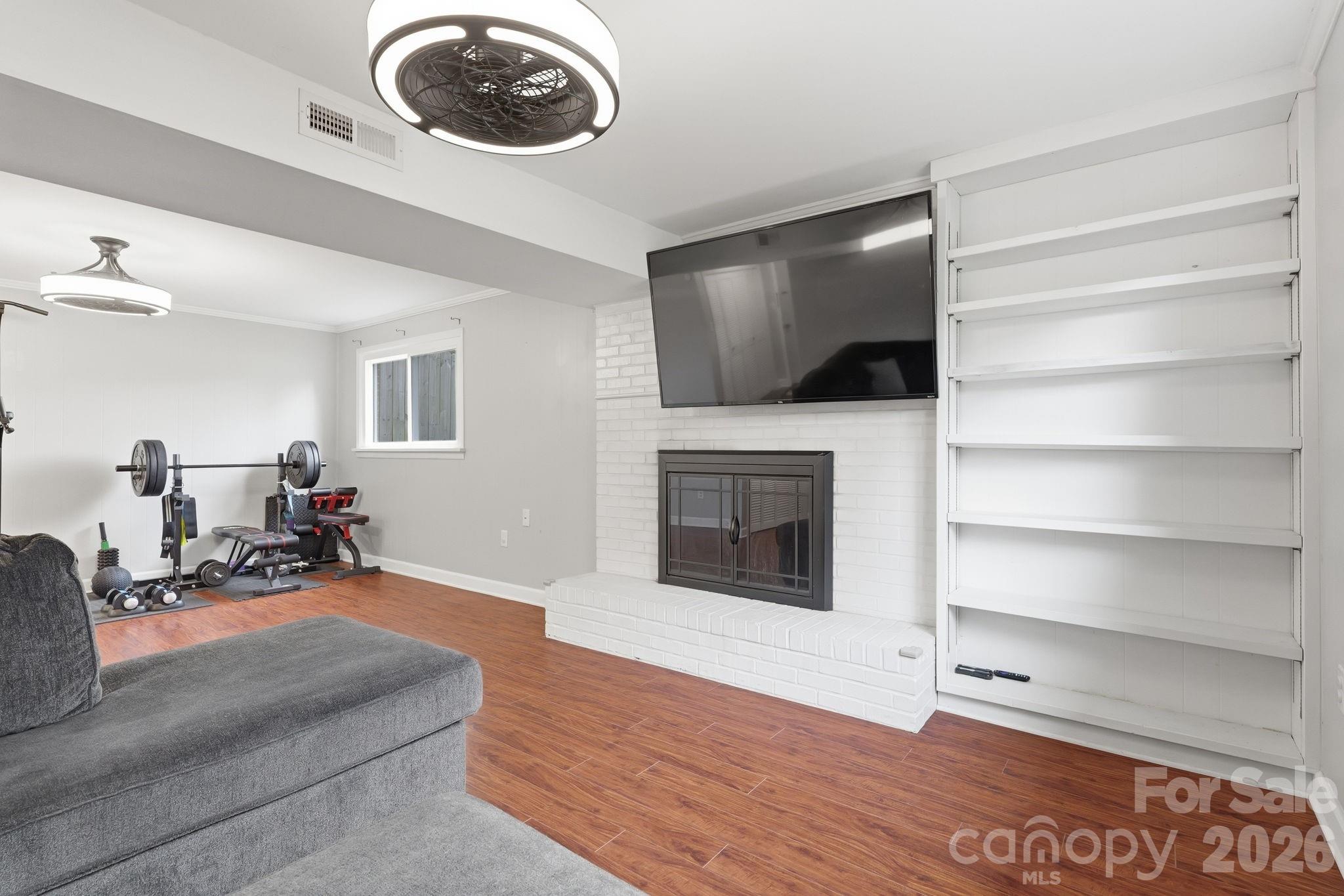 2080 South Point Road — Belmont