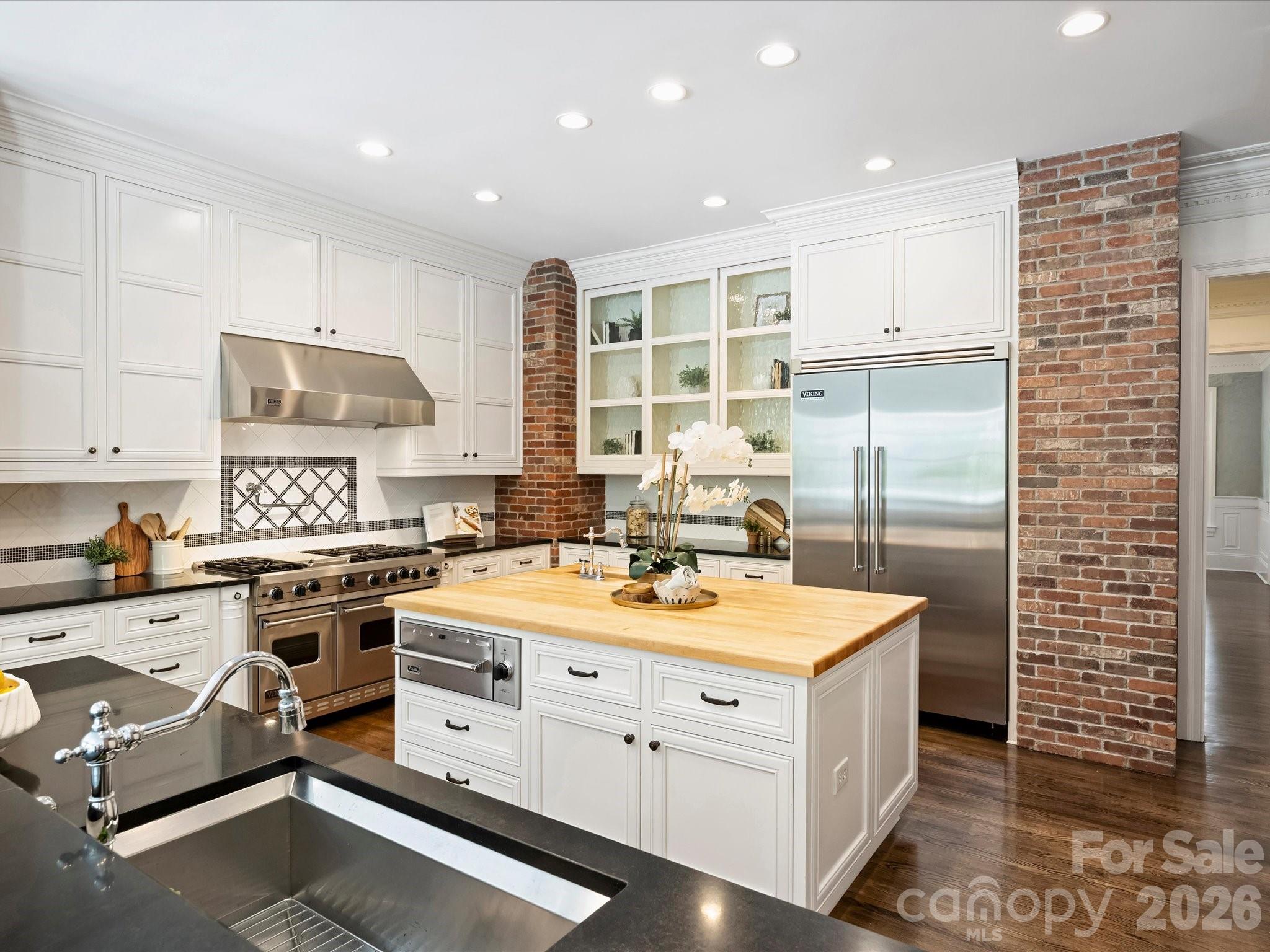 9146 Heydon Hall Circle — Charlotte