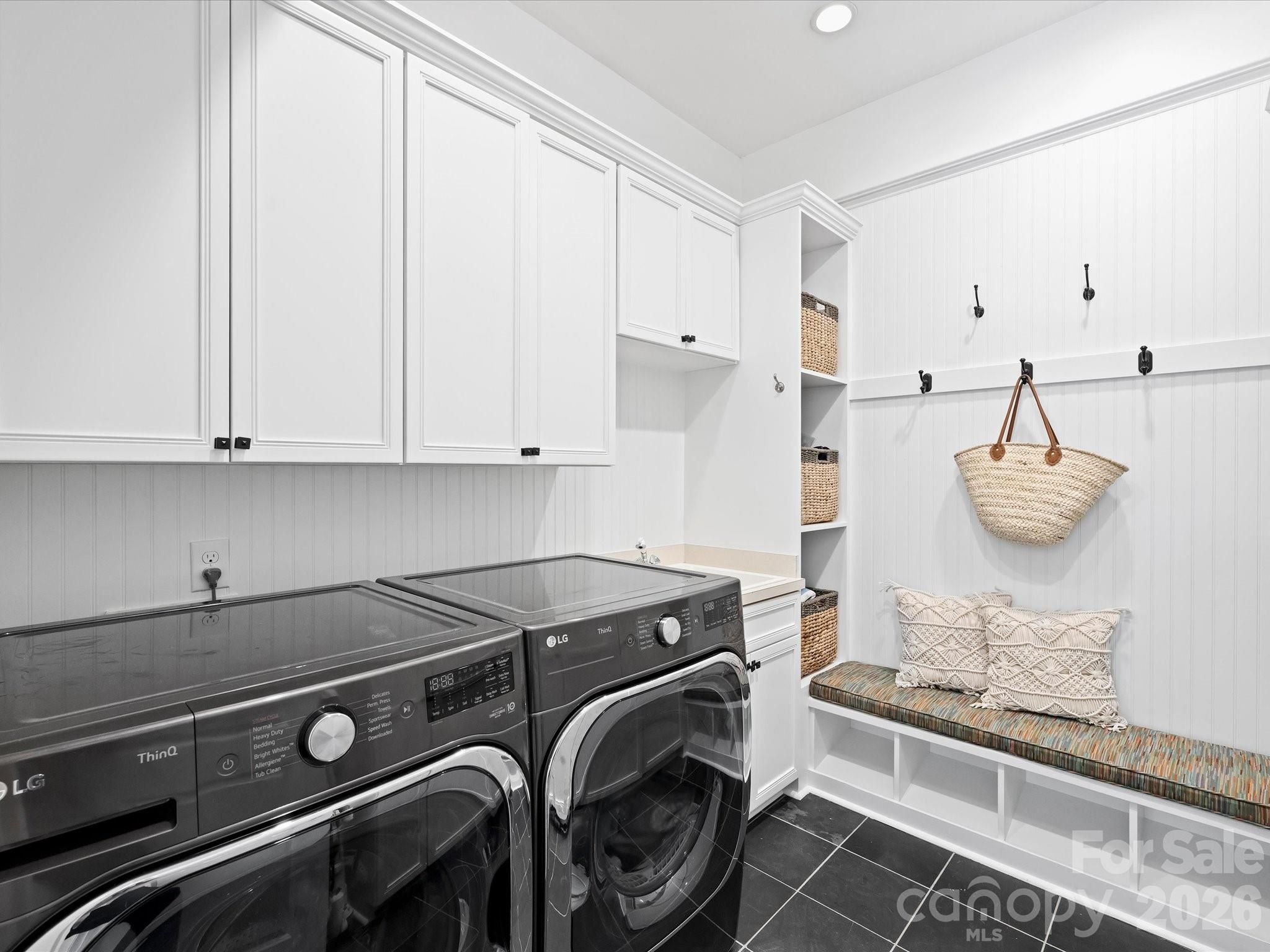 9146 Heydon Hall Circle — Charlotte