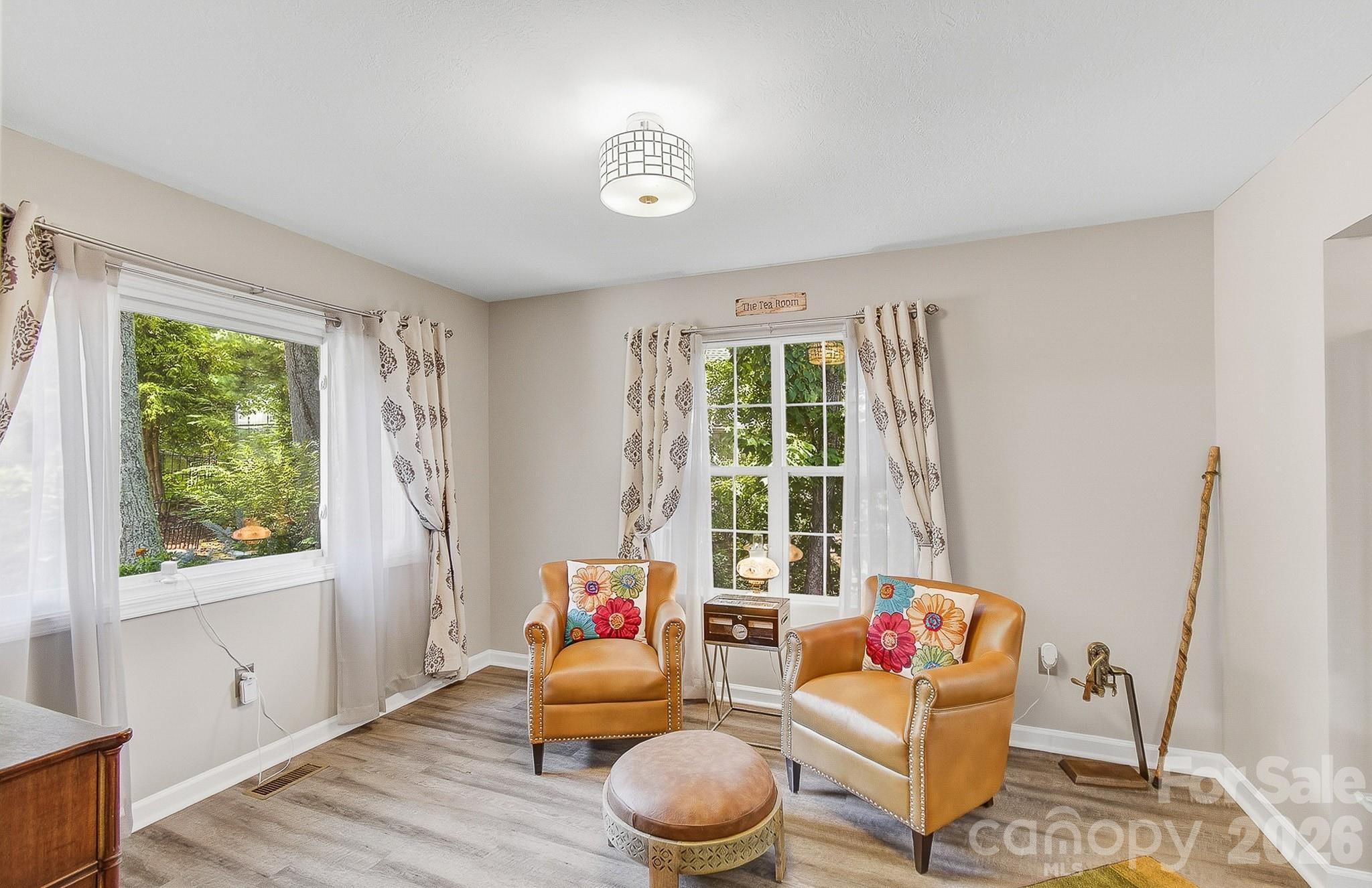 28 Secretariat Drive — Hendersonville