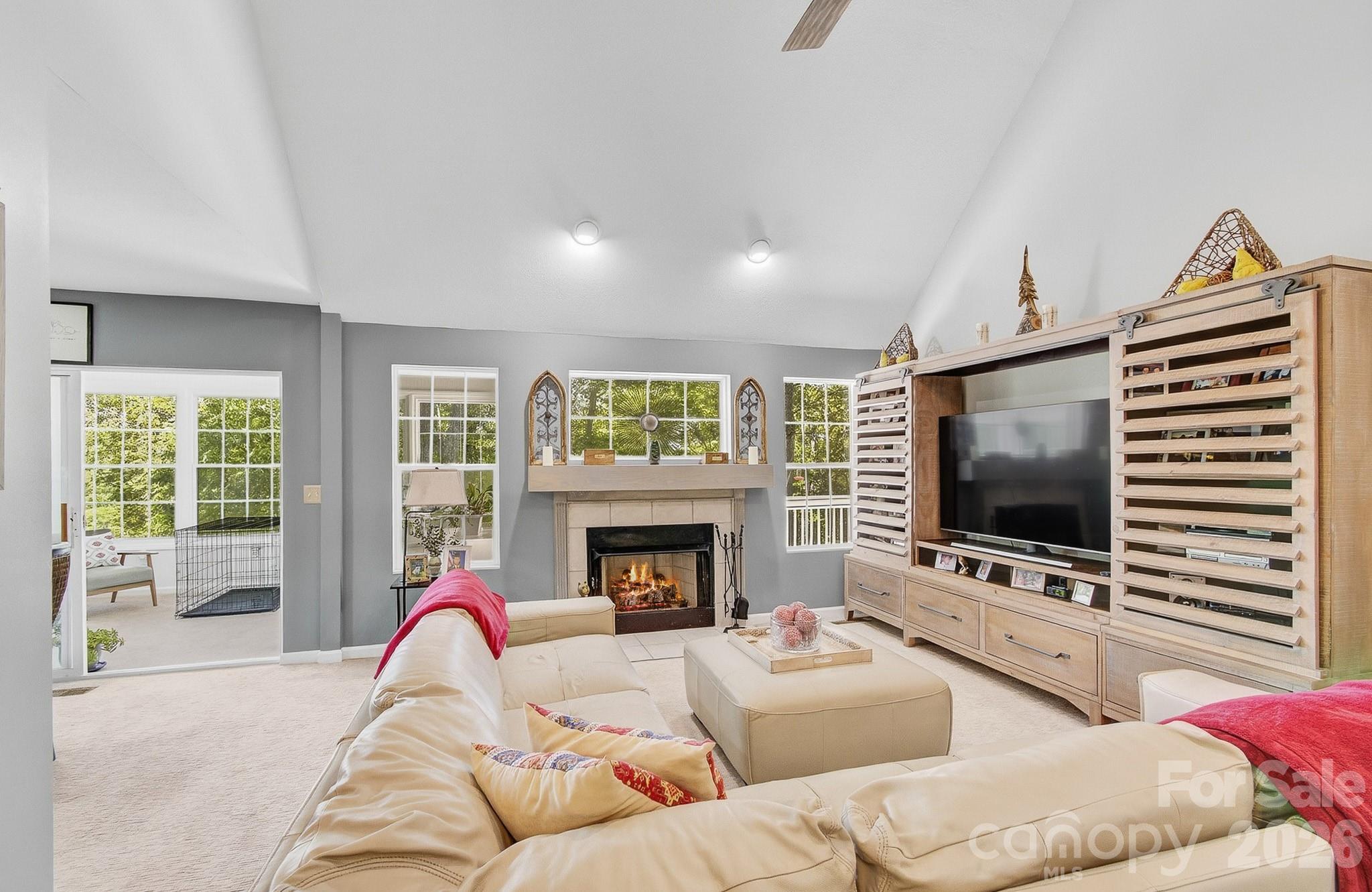 28 Secretariat Drive — Hendersonville