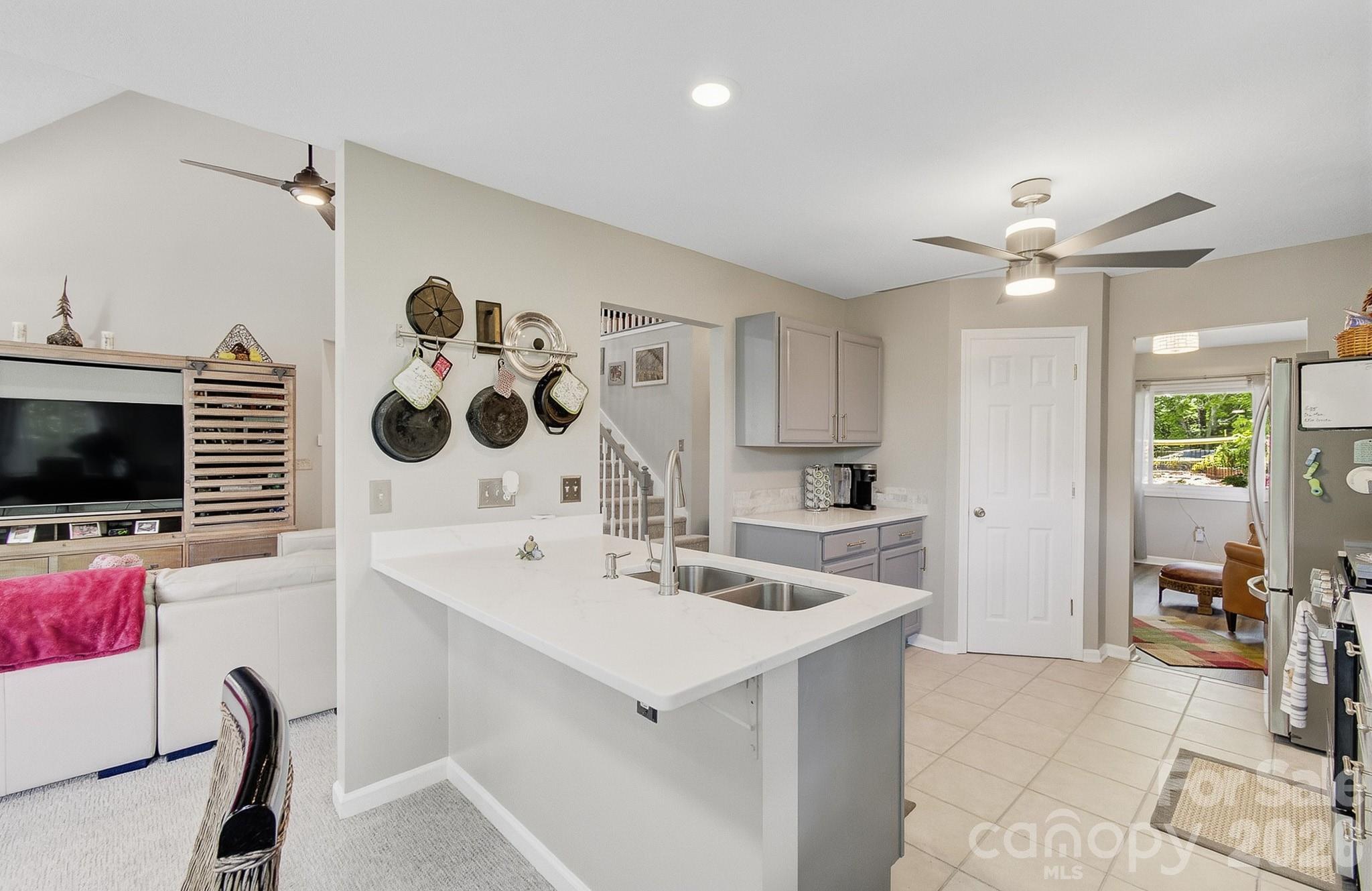 28 Secretariat Drive — Hendersonville