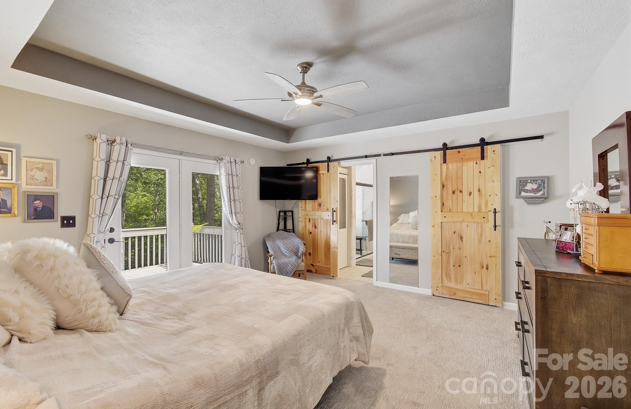 28 Secretariat Drive — Hendersonville