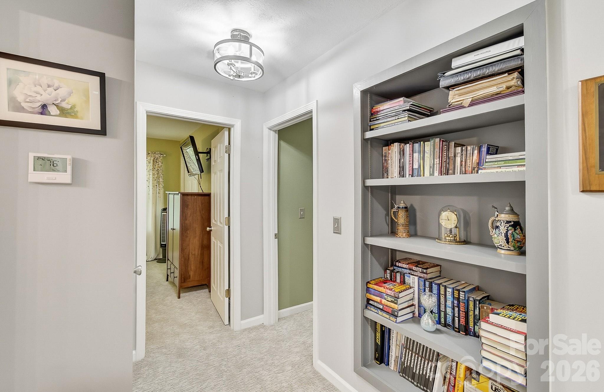 28 Secretariat Drive — Hendersonville