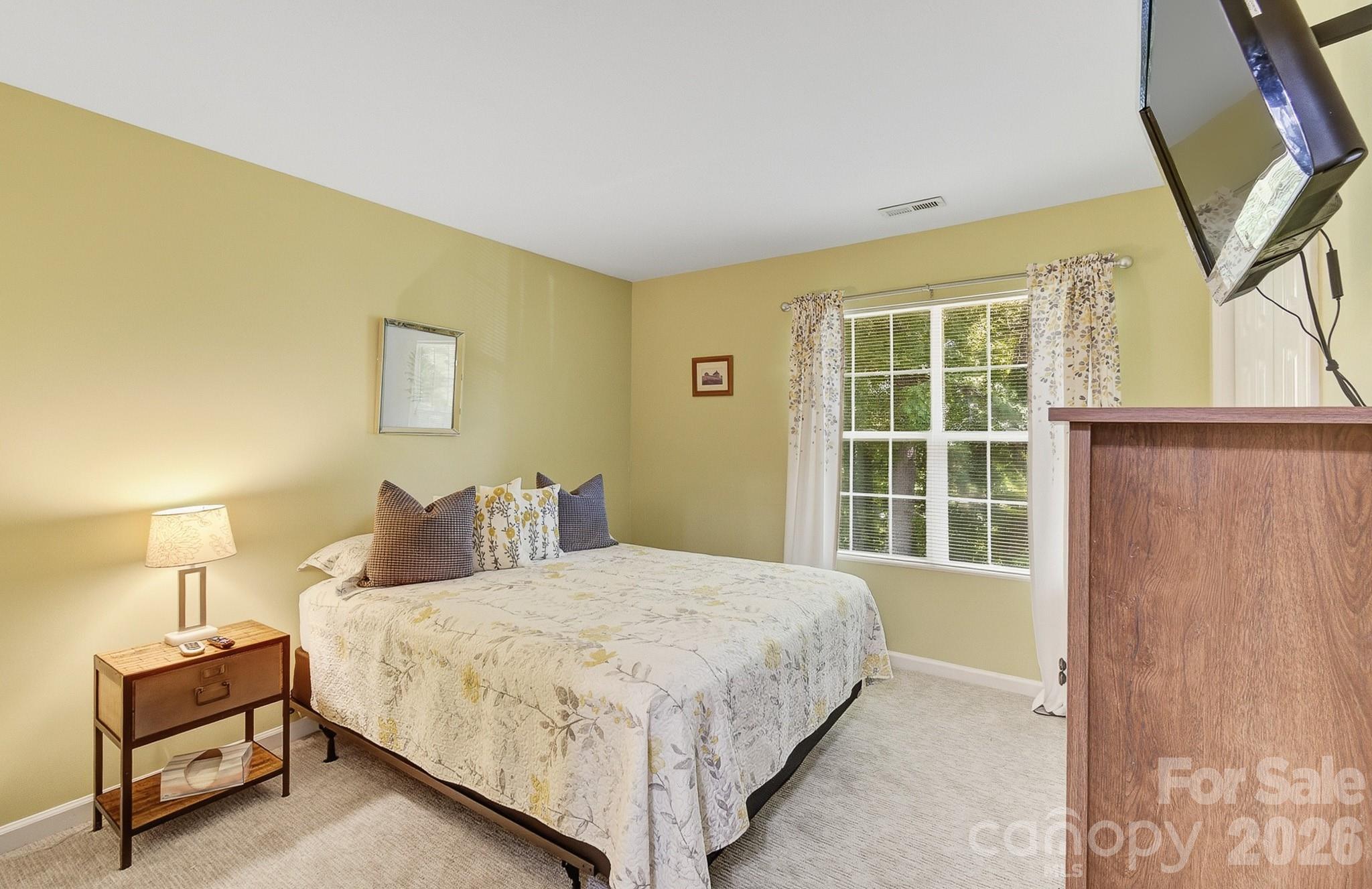 28 Secretariat Drive — Hendersonville