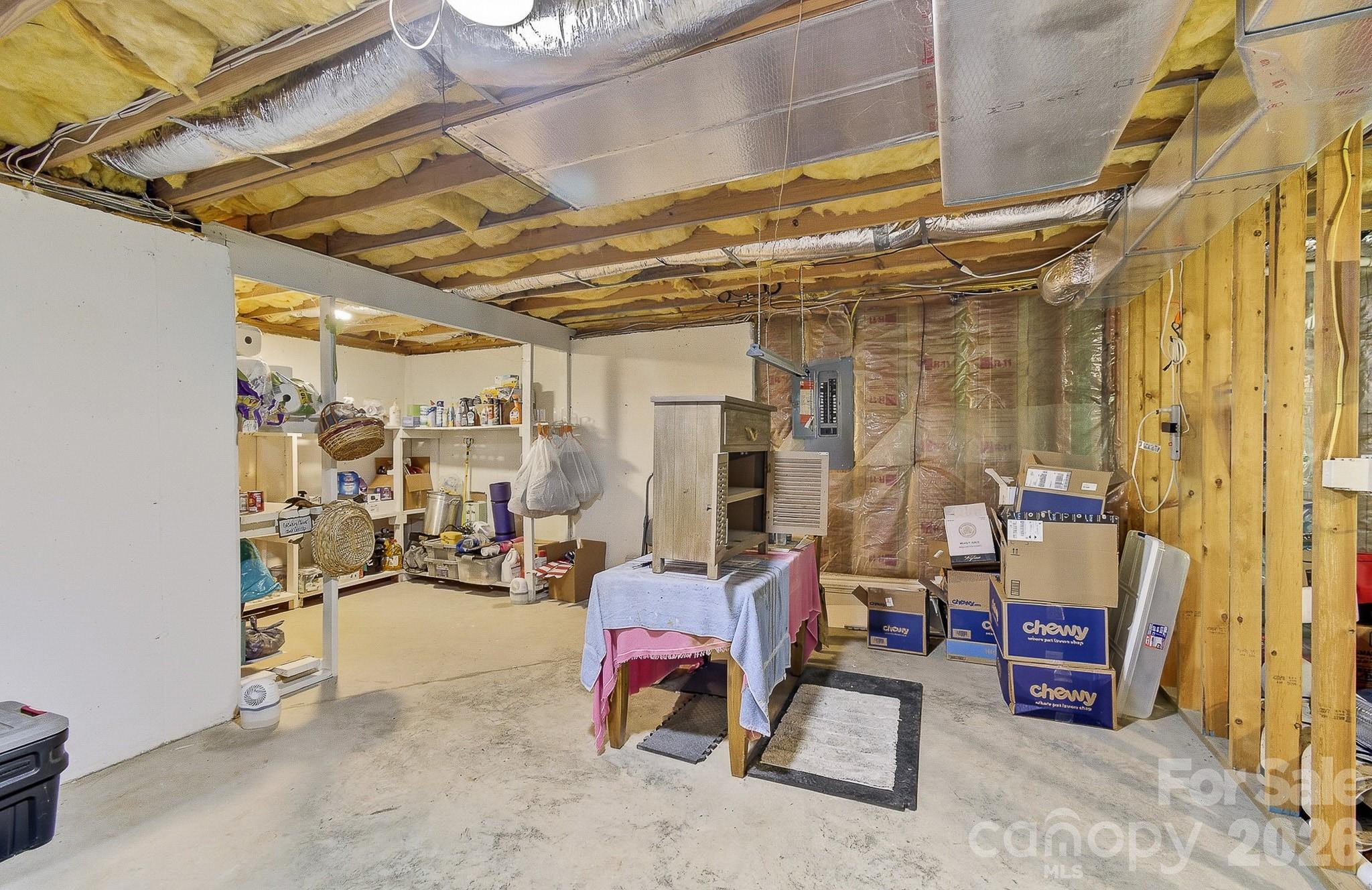 28 Secretariat Drive — Hendersonville