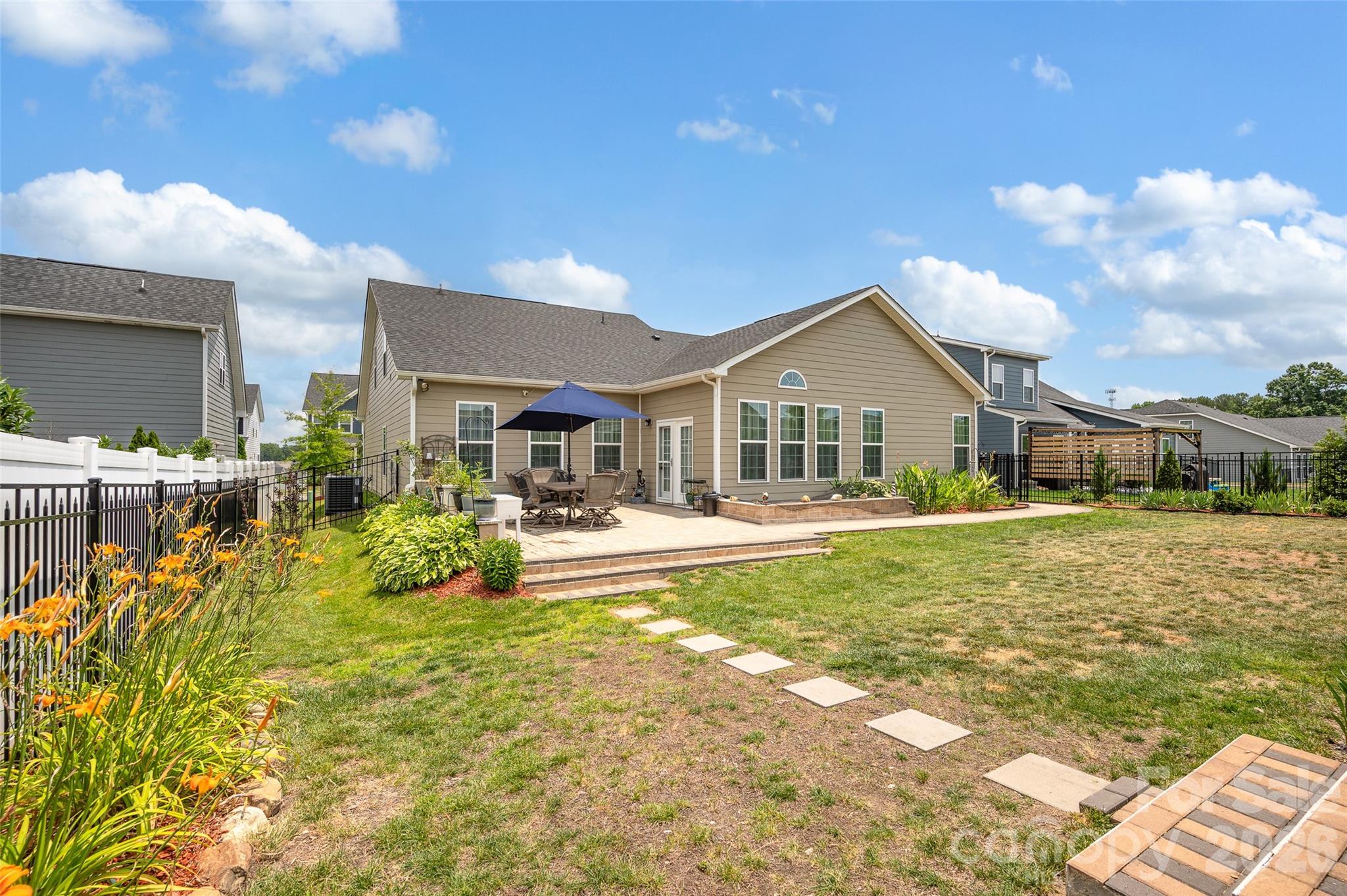 11216 Vanguard Parkway #395 — Huntersville
