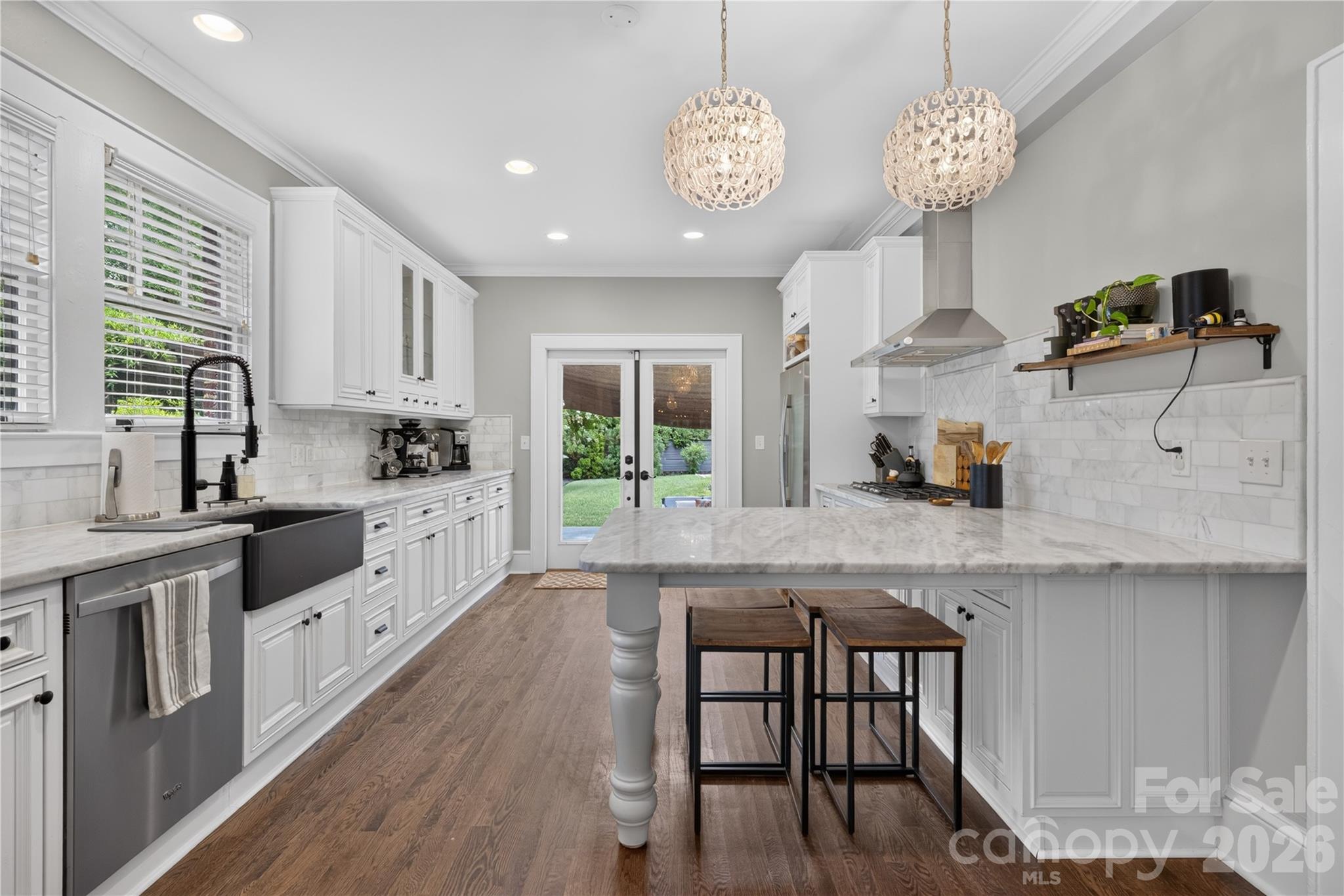 724 Grandin Road — Charlotte