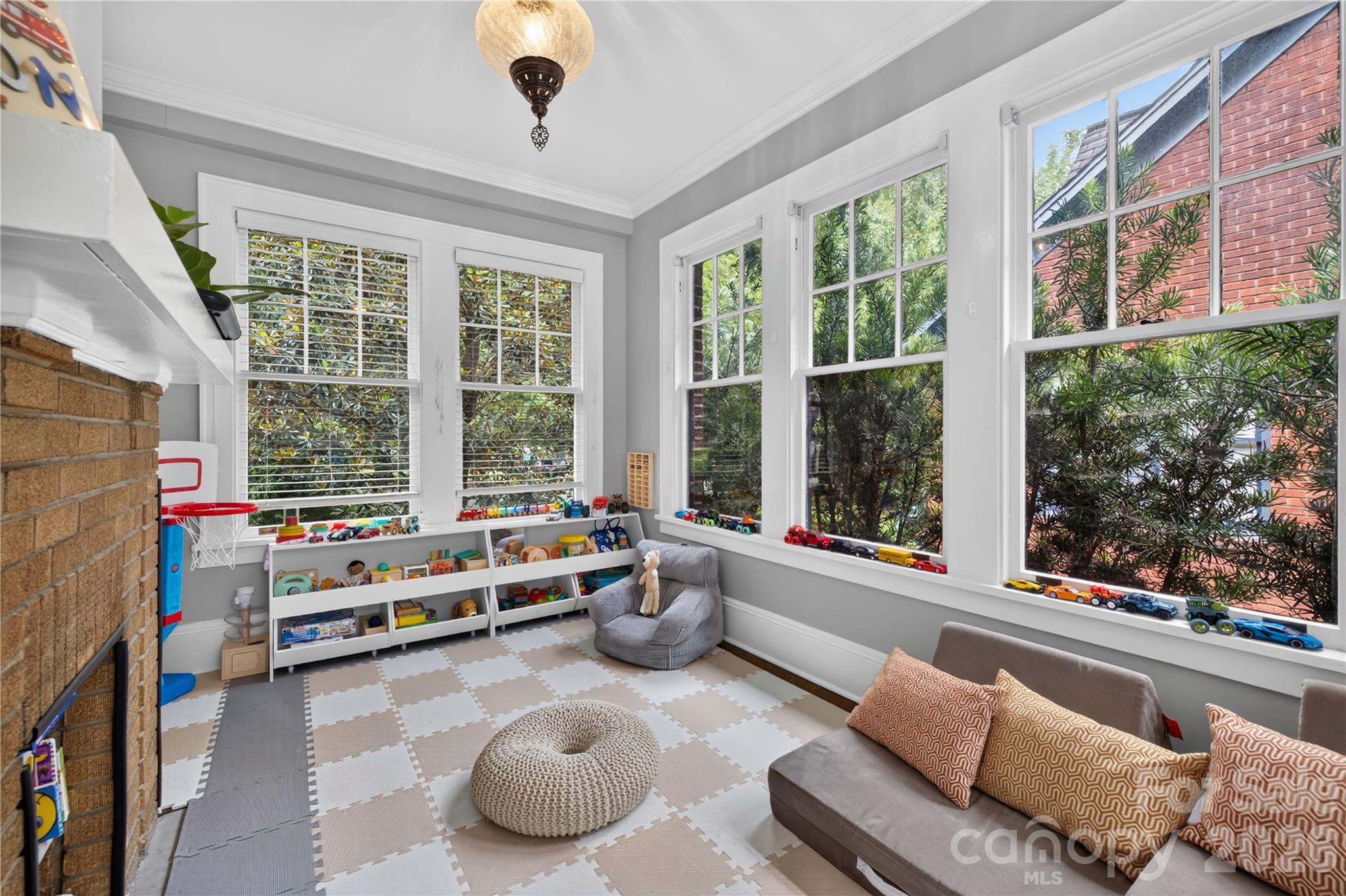724 Grandin Road — Charlotte