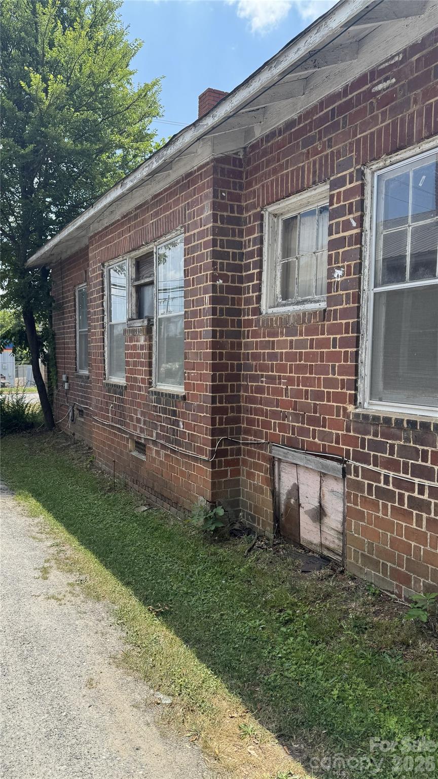 317 N Washington Street — Shelby